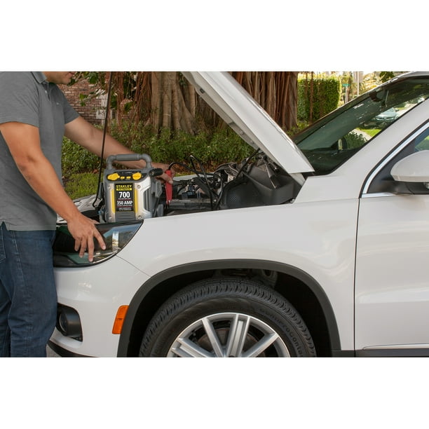 STANLEY FATMAX 700/350 Amp Jump Starter w/Roadside Assist (J7CSR