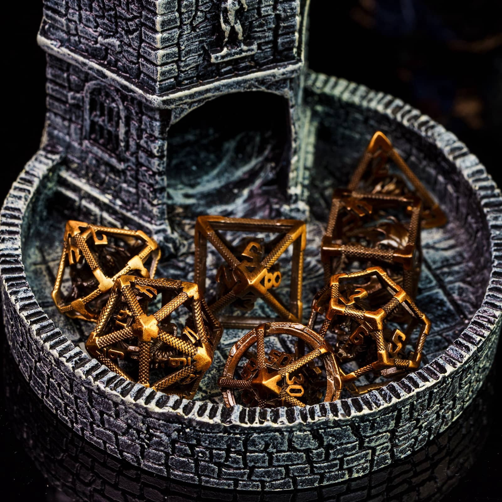 Cusdie Hollow Metal Dice, D&D Dice with Dragon Inside, 7 Pcs DND Dice Set, Polyhedral Dice Set, for Role Playing Game MTG Pathfinder