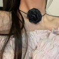 thumbnail image 4 of Collar de flores de rosa coreanas para mujer, collar de lujo ligero de nicho de alta gama, joyería de cuello, 4 of 5