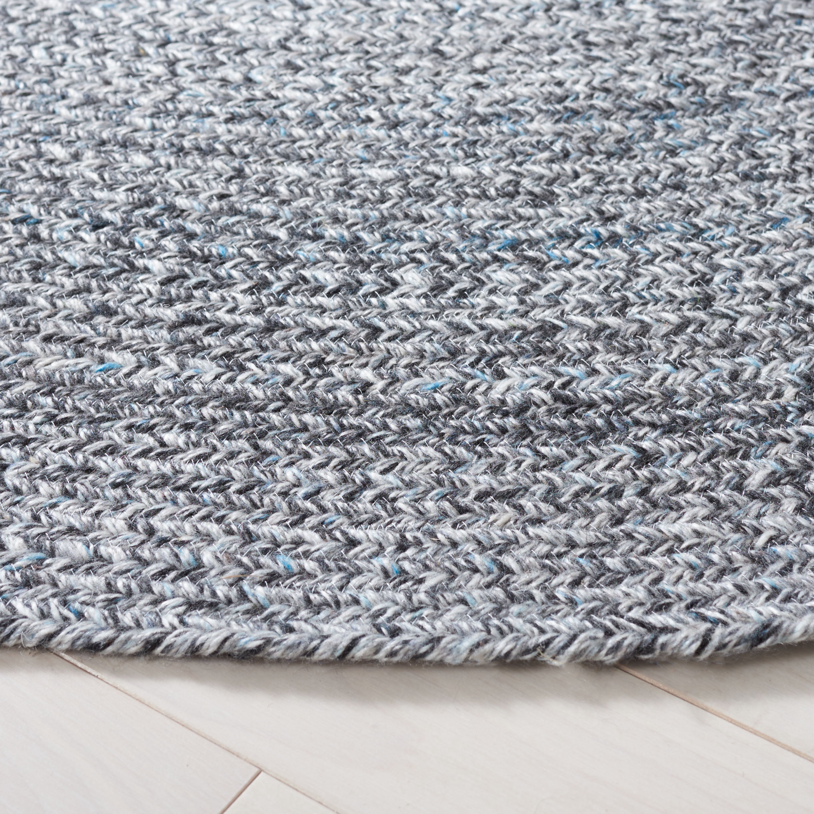 SAFAVIEH Braided Lyla Solid Polyester Reversible Area Rug, Dark Gray/Light Blue, 4' x 4' Round