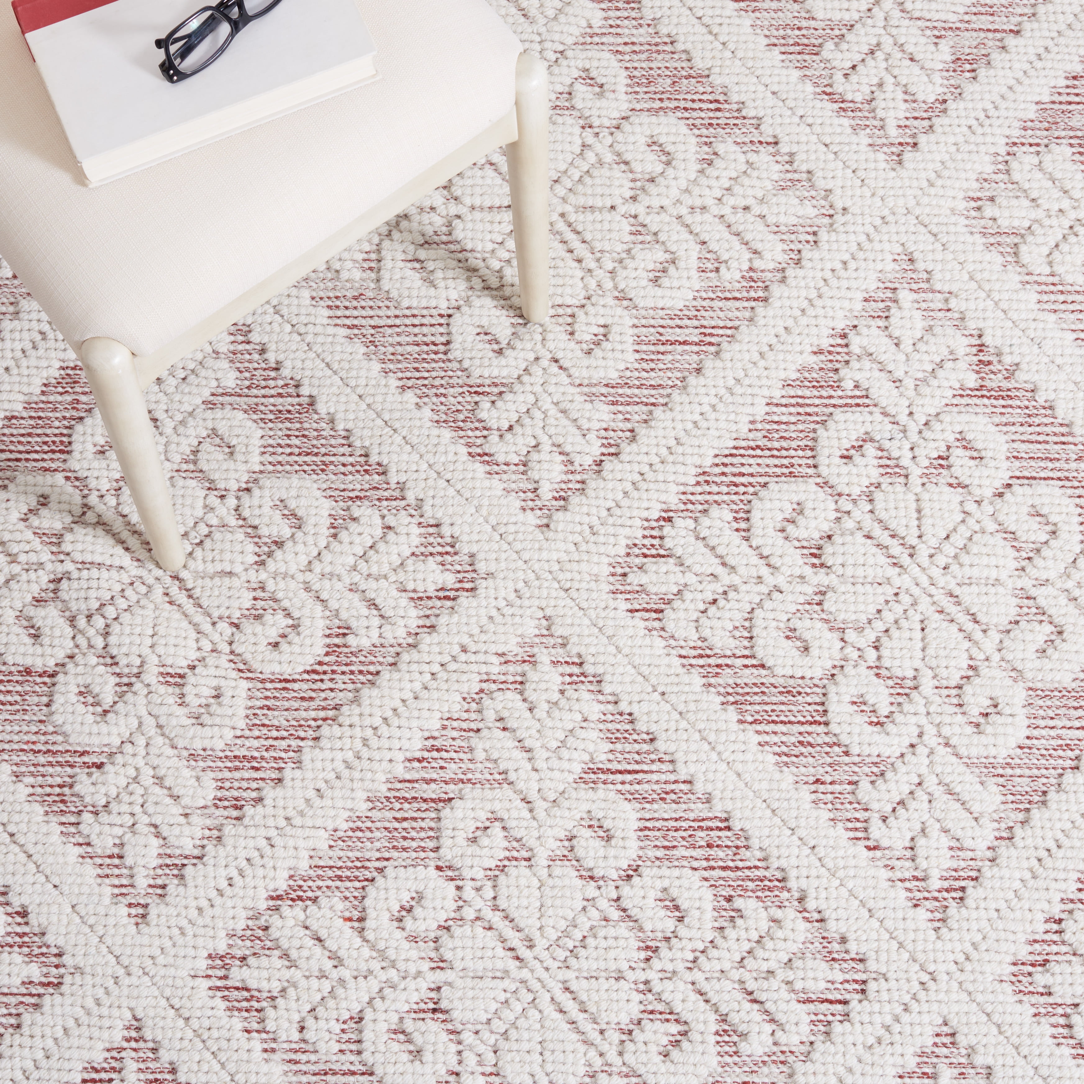 SAFAVIEH Vermont Trinity Floral Geometric Wool Area Rug, Ivory/Red, 4' x 6'