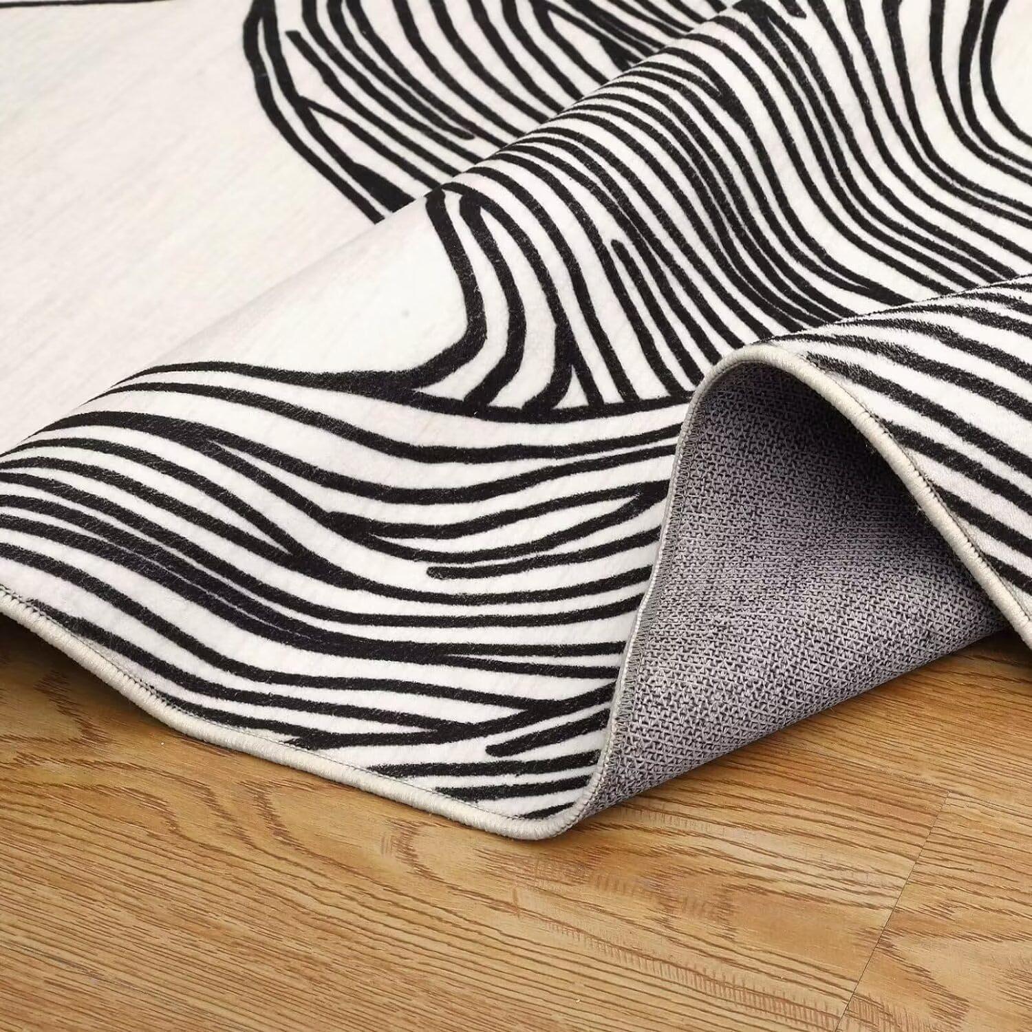 Garvee 6'x9' Area Rug Abstract Lines Print Rug Soft Faux Wool Carpet Indoor Soft Foldable Accent Throw Carpet, Black White