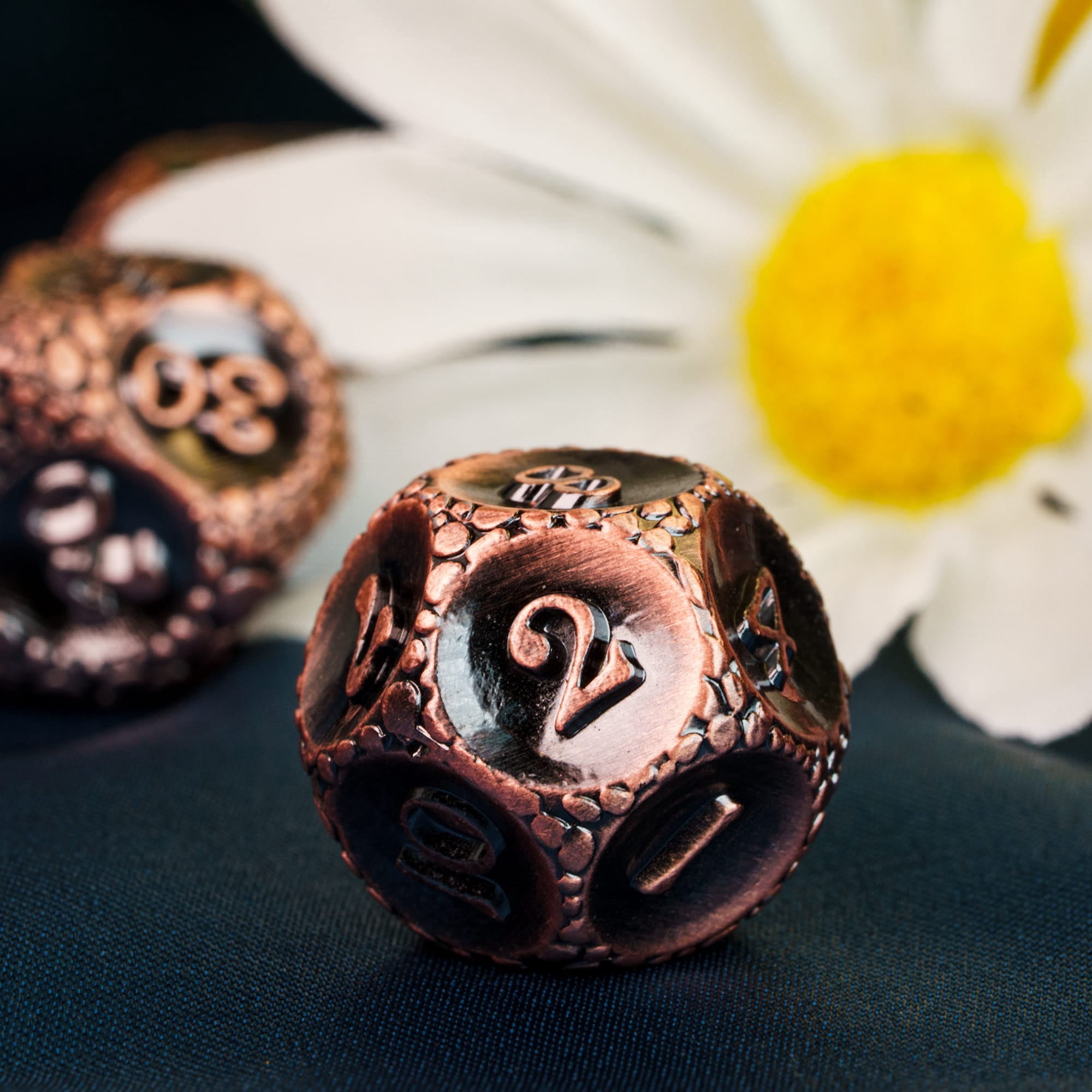 Cusdie 7-Die Metal DND Dice Set, Cobblestone Metal Polyhedral D&D Dice Setfor DND Dungeons and Dragons TTRPG Role Playing Games