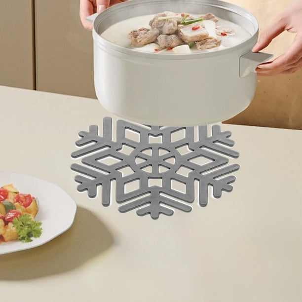 Snowflake Dining Table Mats Heat Insulating Mats Geometric Snowflake Mats Bowl Mats Kitchen Hollow Out Saucer