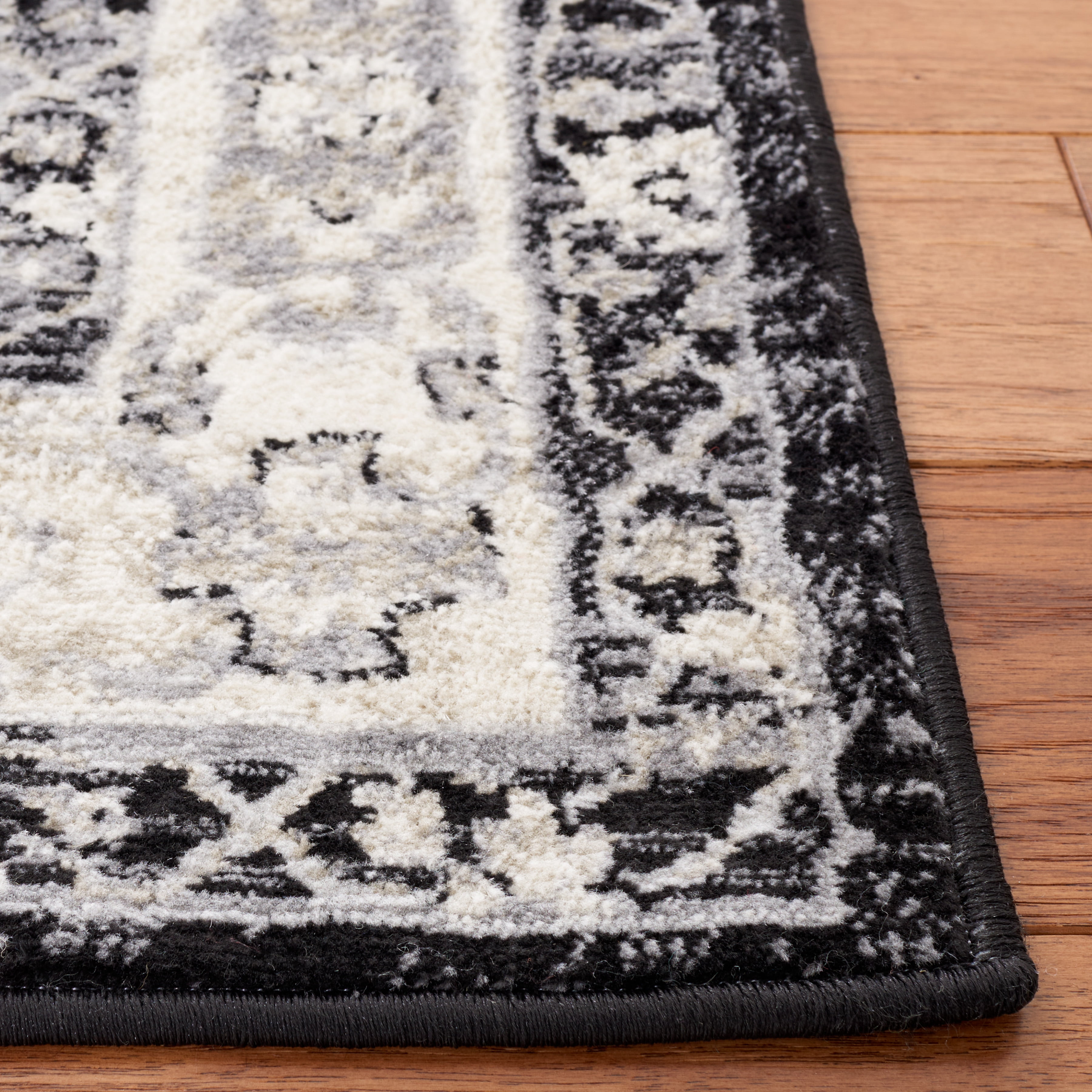 SAFAVIEH Brentwood Ezra Oriental Area Rug, Black/Ivory, 8' x 10'
