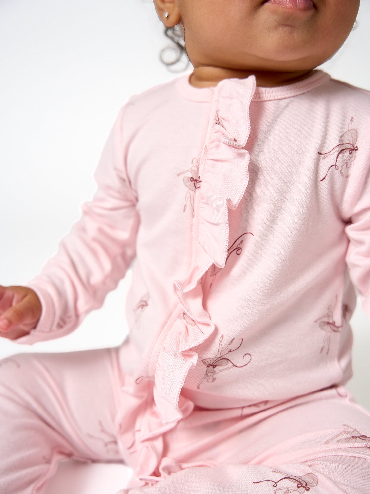 Modern Moments by Gerber Neutral Two-Way Zip Viscose Ruffled Sleep ´N Play Footed Pajamas, Sizes Newborn - 6/9 Months