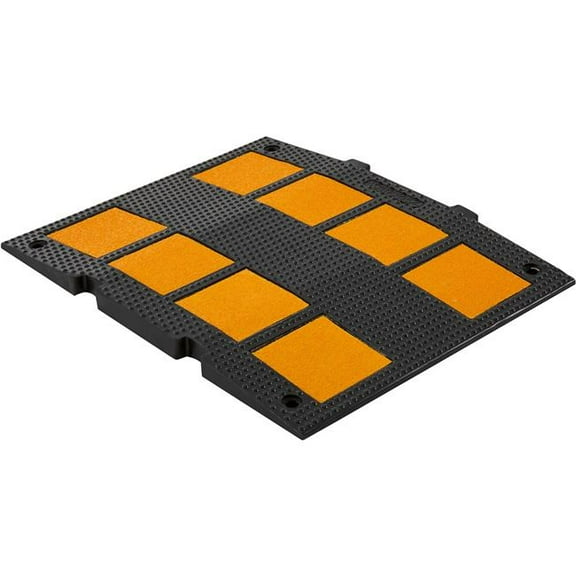 Global Industrial 670779 Rubber Speed Hump - Middle Section - Black & Yellow