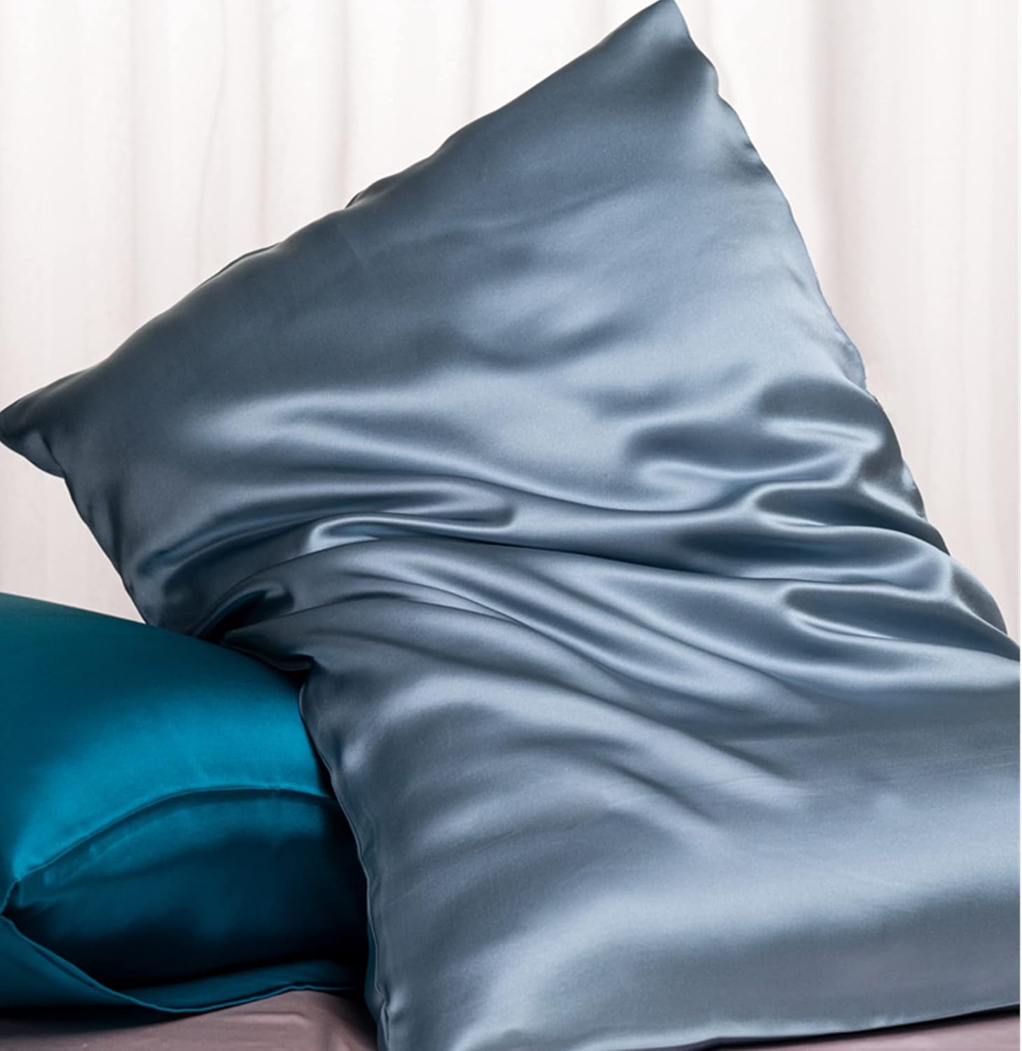 Premium Natural Mulberry Silk Pillowcase for Hair and Skin Made in USA, 22 Momme 6A Silk Pillow Cases Standard Size with Zipper, Ideal for Women's Beauty Sleep, 1 Pc 20"x26"&nbsp;