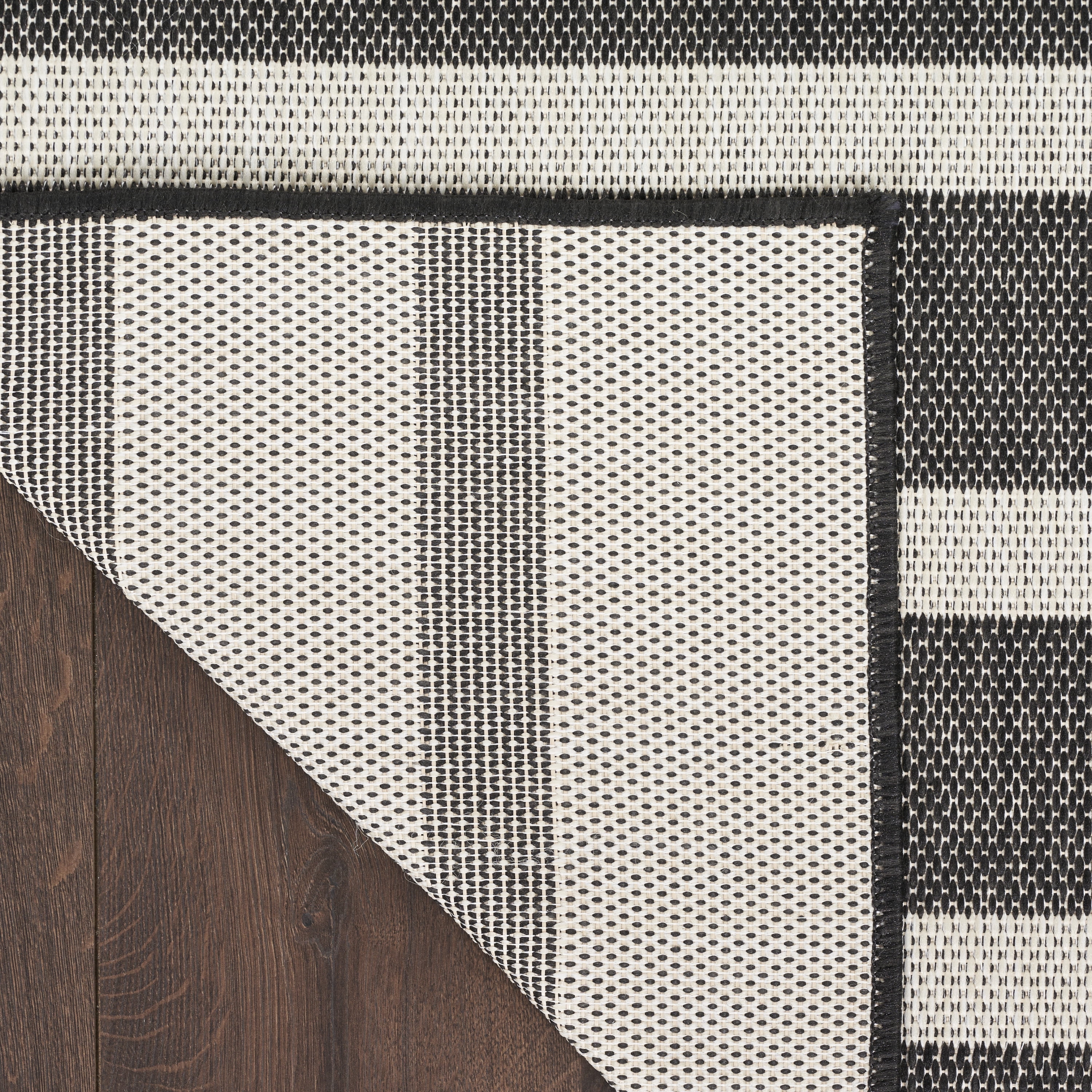 Nourison Positano Indoor/Outdoor Black Ivory 5' x 7' Area Rug (5x7)