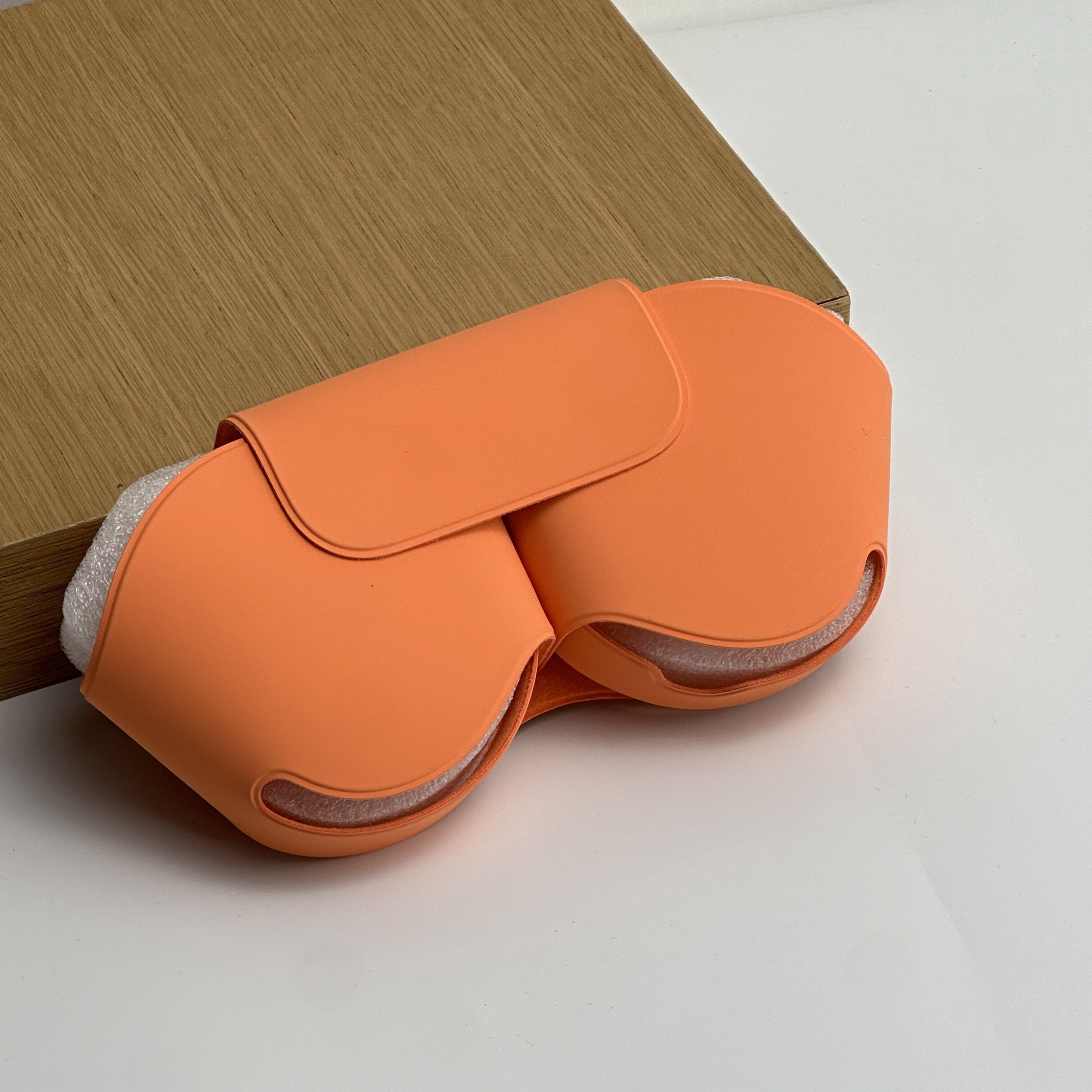 AirPods Max Smart Sleep Headphone Case