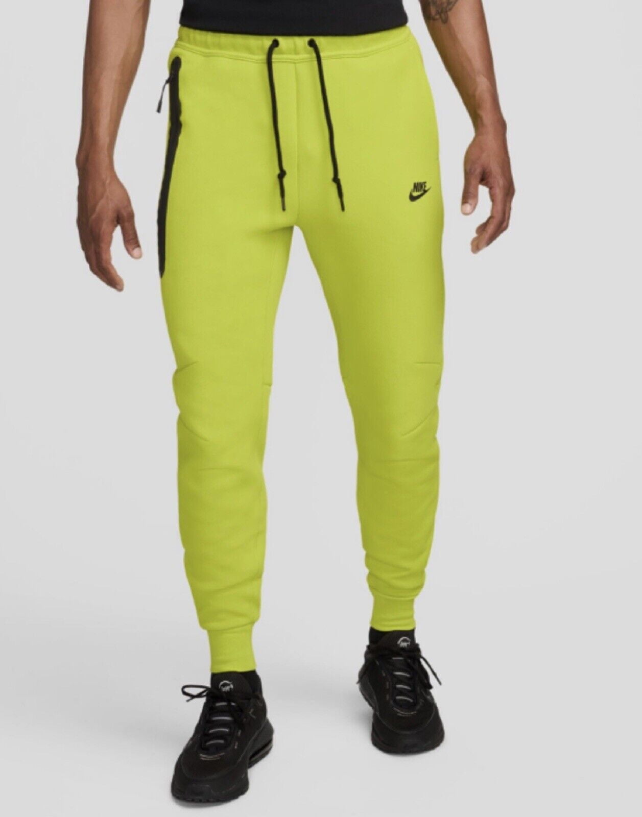 mens medium nike joggers