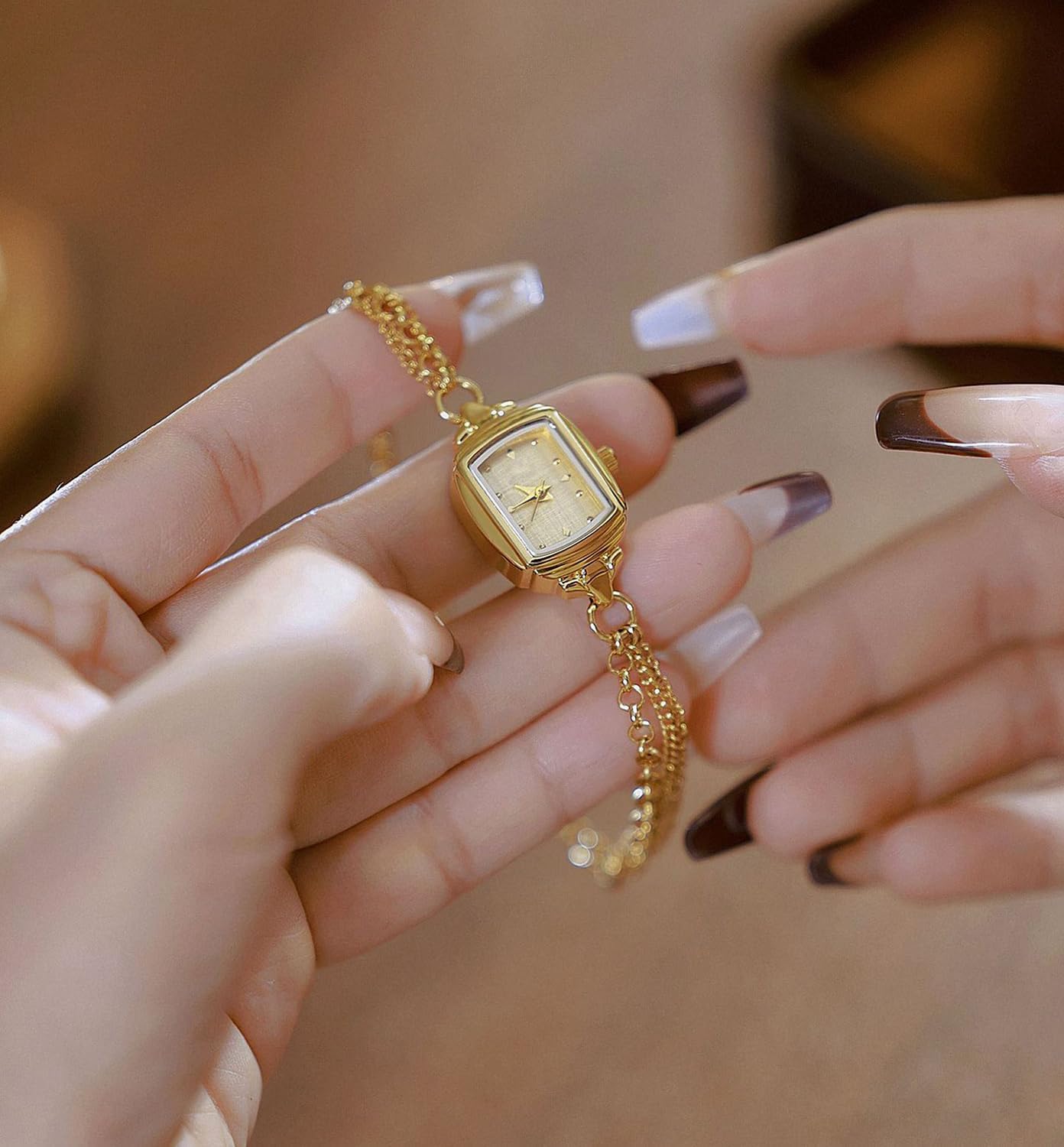 Womens Dainty Rectangle Ultra Thin Waterproof Quartz Watch  display picture 2