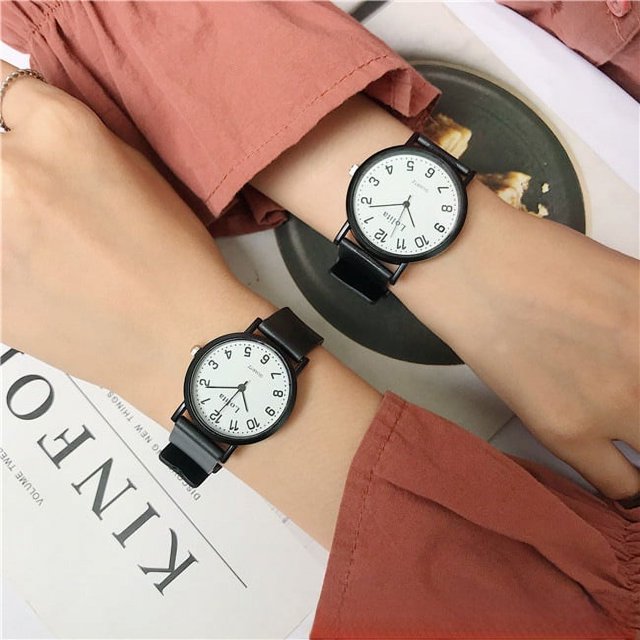 Reloj negro pequeño elegante de estilo coreano, reloj de estudiante simple de estilo coreano resistente al agua para hombres y mujeres, estilo universitario, pareja artística retro