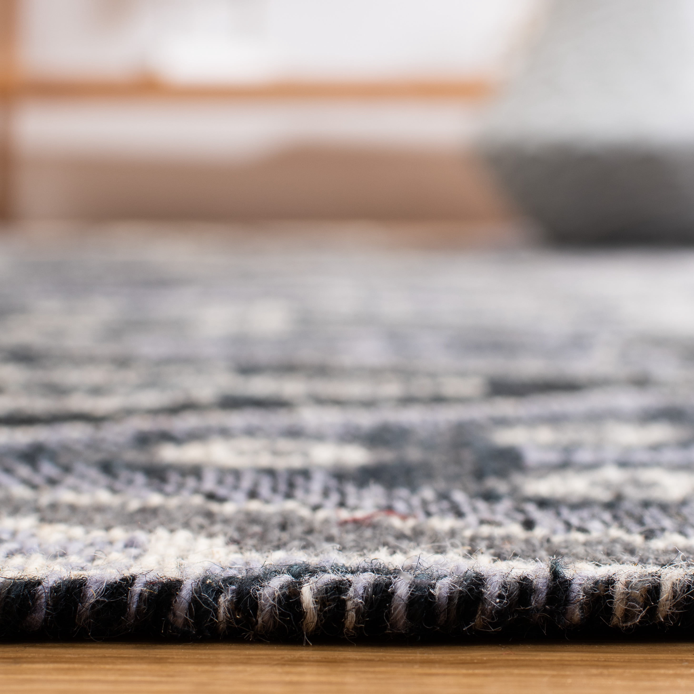 SAFAVIEH Kilim Derrick Tribal Wool Area Rug, Black/Grey, 6' x 6' Round