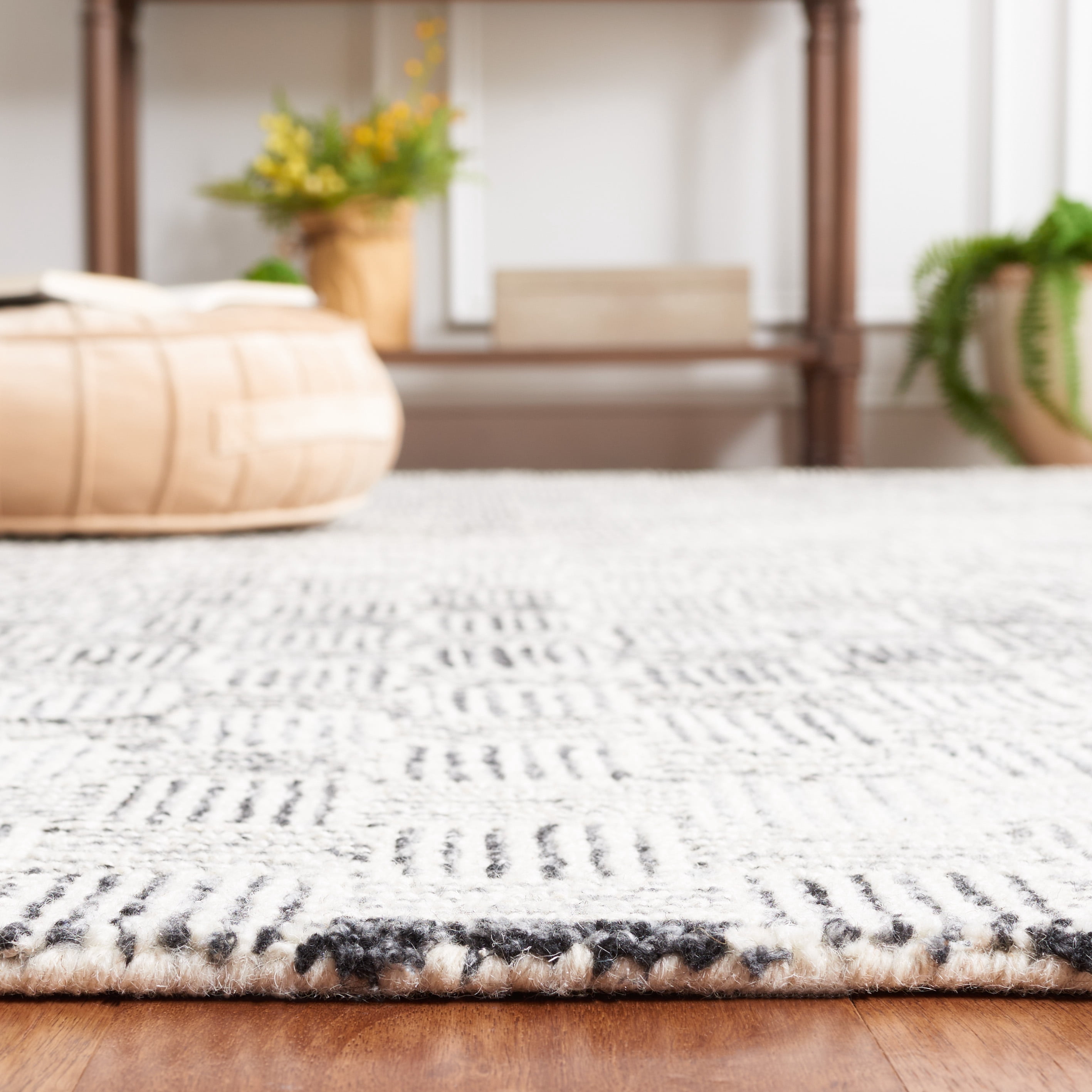 SAFAVIEH Micro-Loop Charlotte Solid Area Rug, Dark Grey/Ivory, 5' x 5' Square