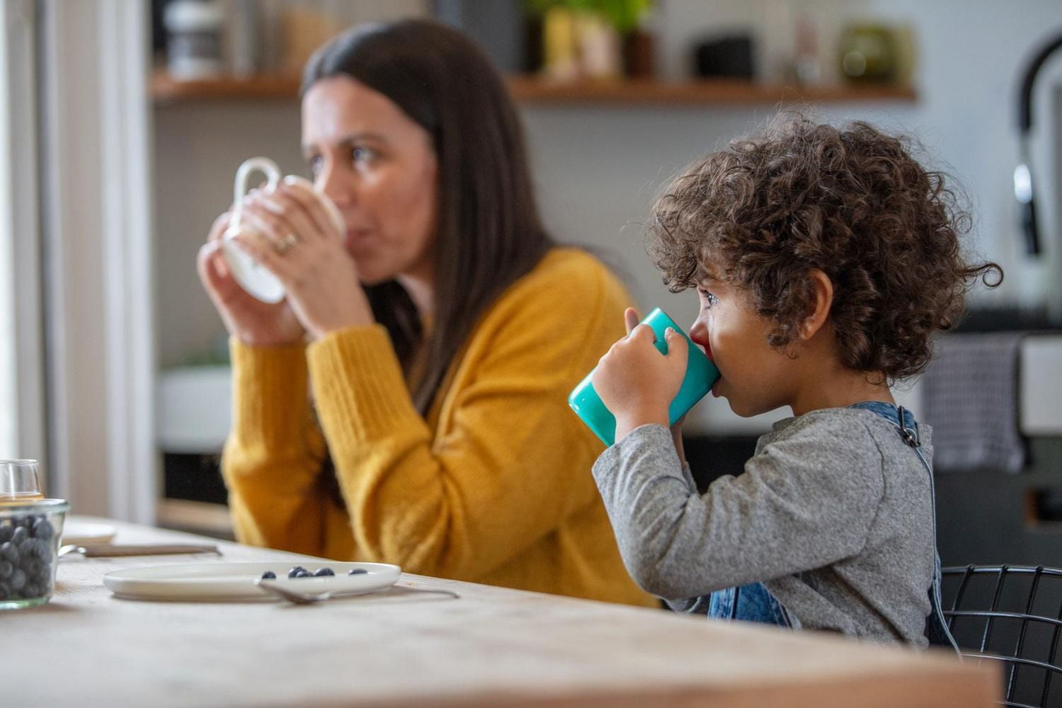 Gobelet d’entraînement anti-éclaboussures avec couvercle de voyage Tommee Tippee Easiflow 360°, baleine – 8 oz, 12 mois et plus, paquet de 1