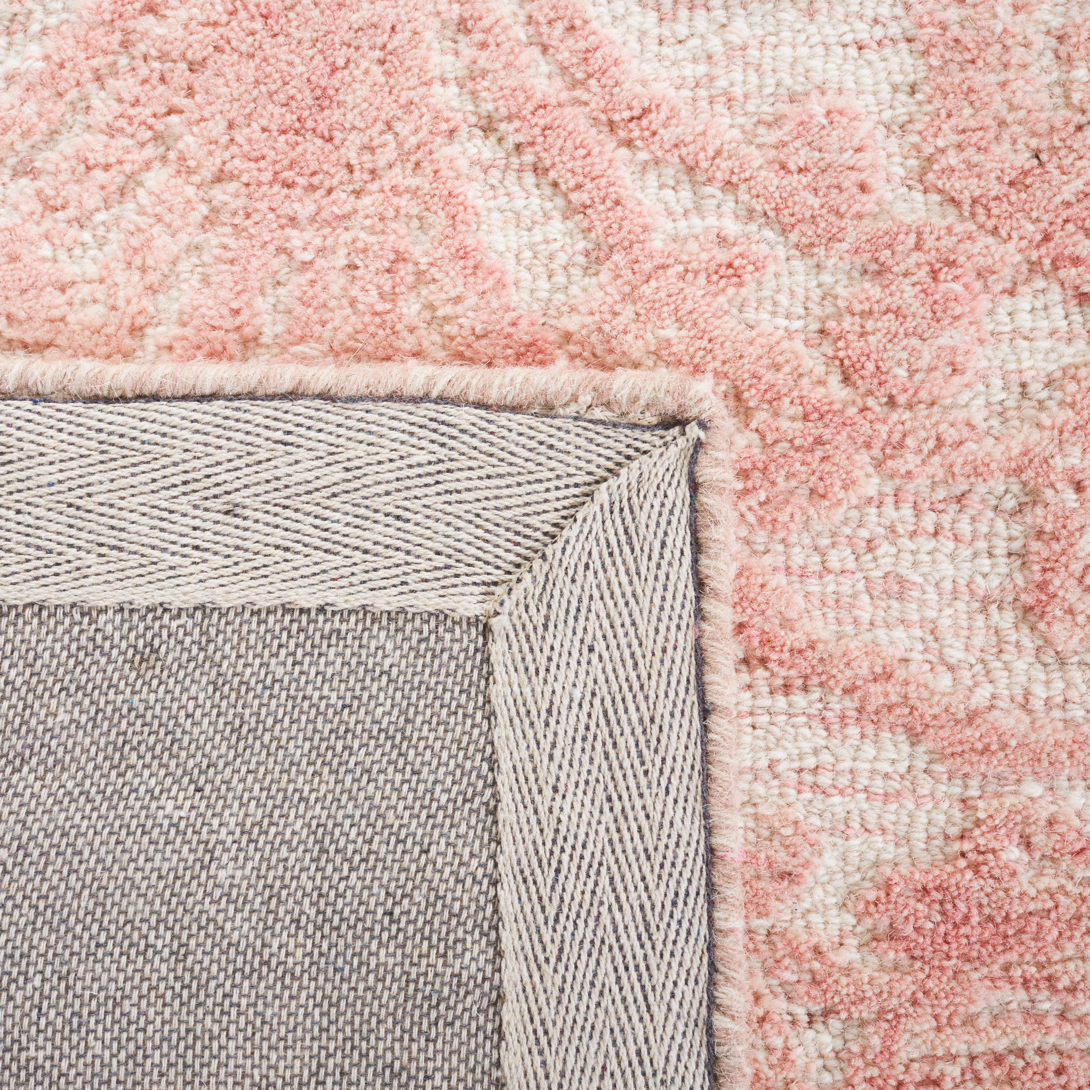 Safavieh Metro Gertrude Medallion Runner Rug, Pink/Ivory, 2'3" x 8'