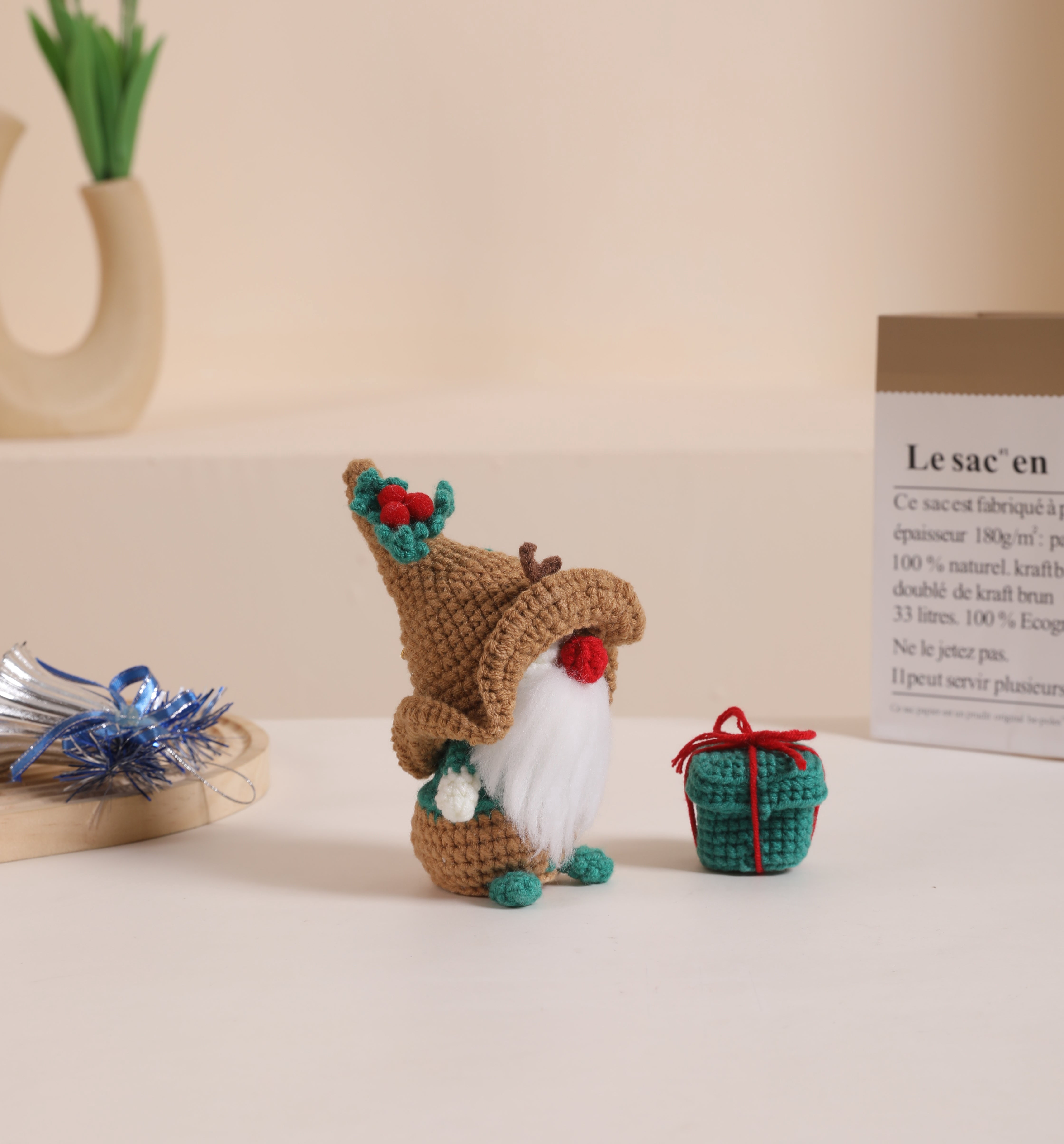 Christmas Gnomes Amigurumi DIY Crochet Kit Wizardi F07N8-M164