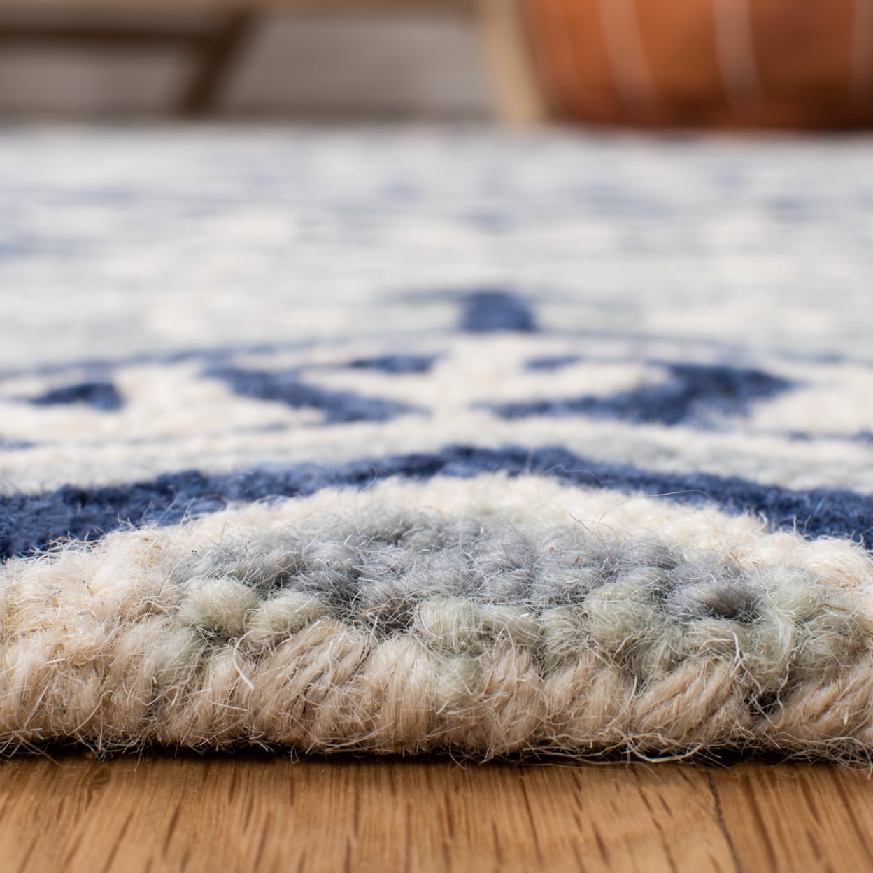 SAFAVIEH Aspen Celandine Geometric Hexagons Wool Area Rug, Grey/Navy, 5' x 8'
