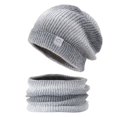 thumbnail image 1 of FINELOOK Conjunto de bufanda de sombrero de punto de otoño e invierno para mujer, gorro de color degradado para mujer, 1 of 1