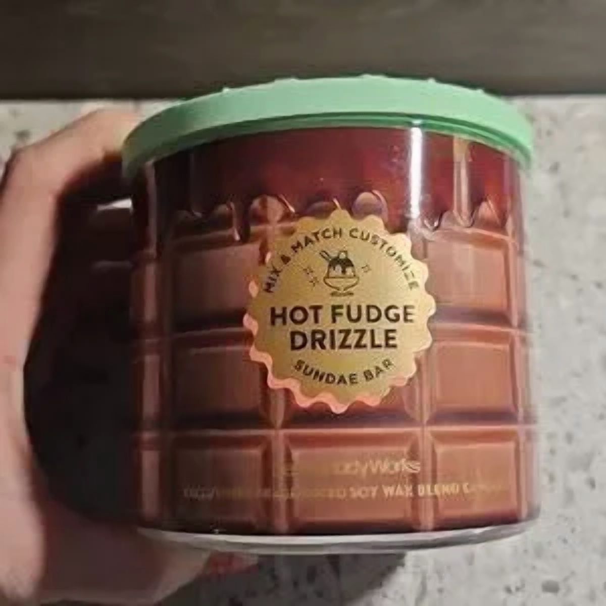 Bath & Body Works Hot Fudge Drizzle Scented 3 Wick Candle