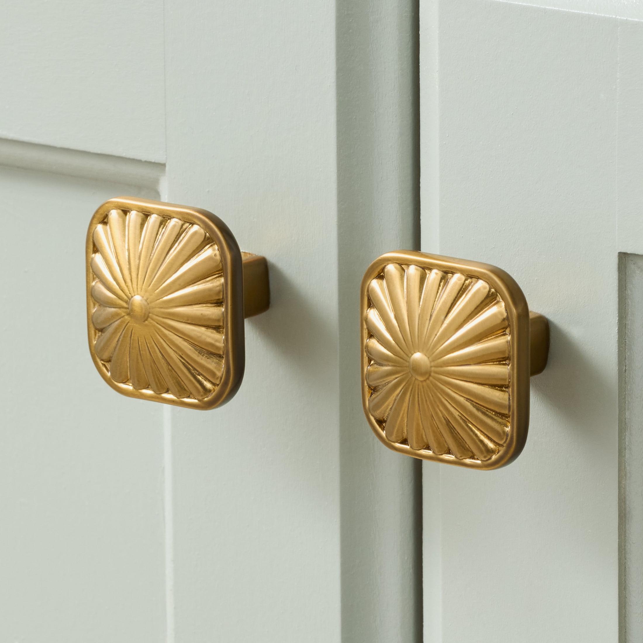 Better Homes & Gardens 1.26" Starburst Knob, Modern Heirloom Collection, 2 Pack, Heritage Gold