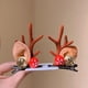 thumbnail image 4 of Pinza de pelo de felpa de Navidad, pinza de garra de alce, tocado de tiburón grande, diadema de cornamenta de dibujos animados, regalos de x-mas, venta al por mayor, 4 of 4