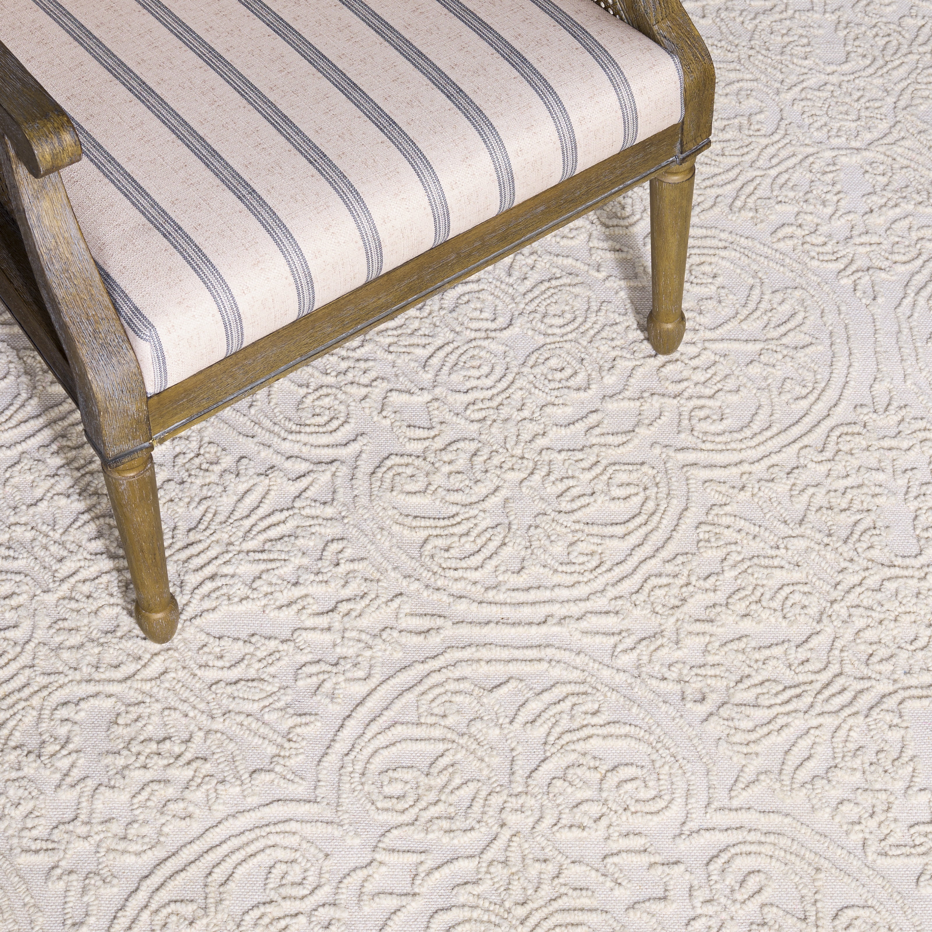 Safavieh Martha Stewart Trace Justina Floral Area Rug, Ivory, 9' x 12'