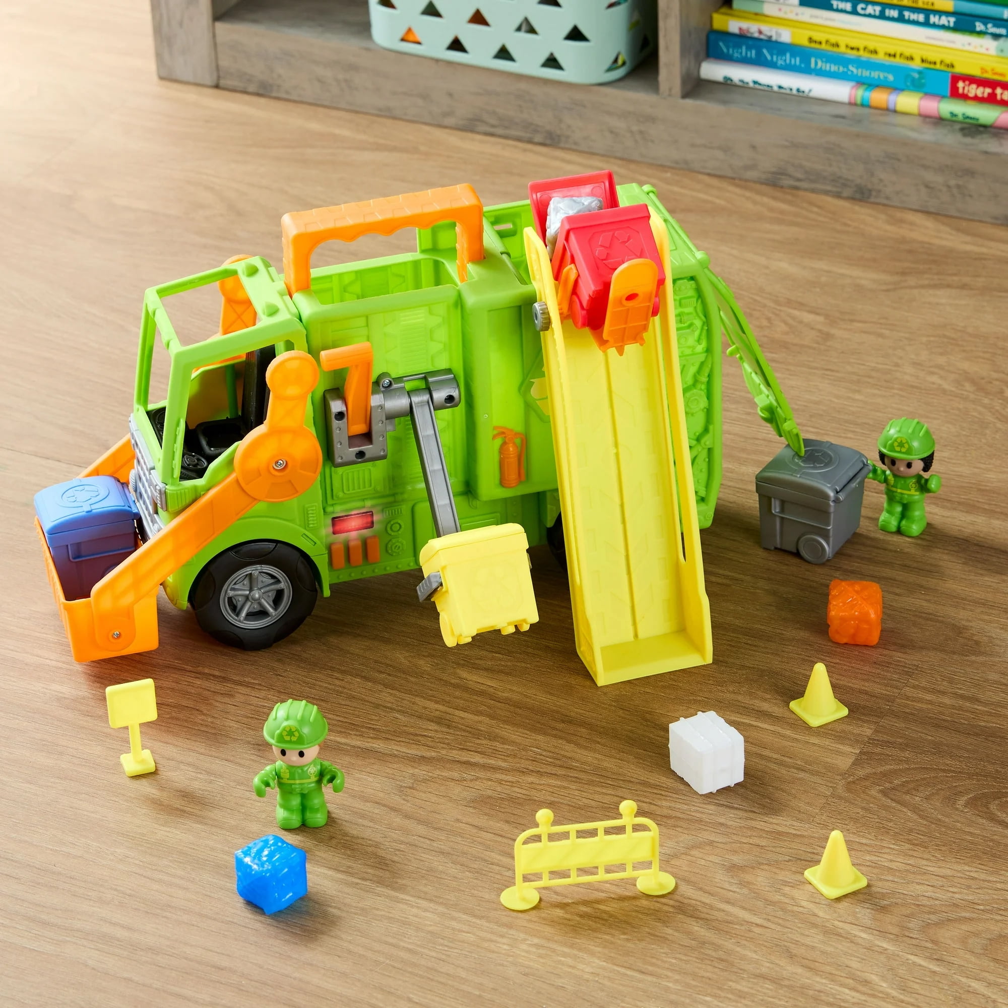 Kid Connection Recycling Truck Play Set, 16 Pieces