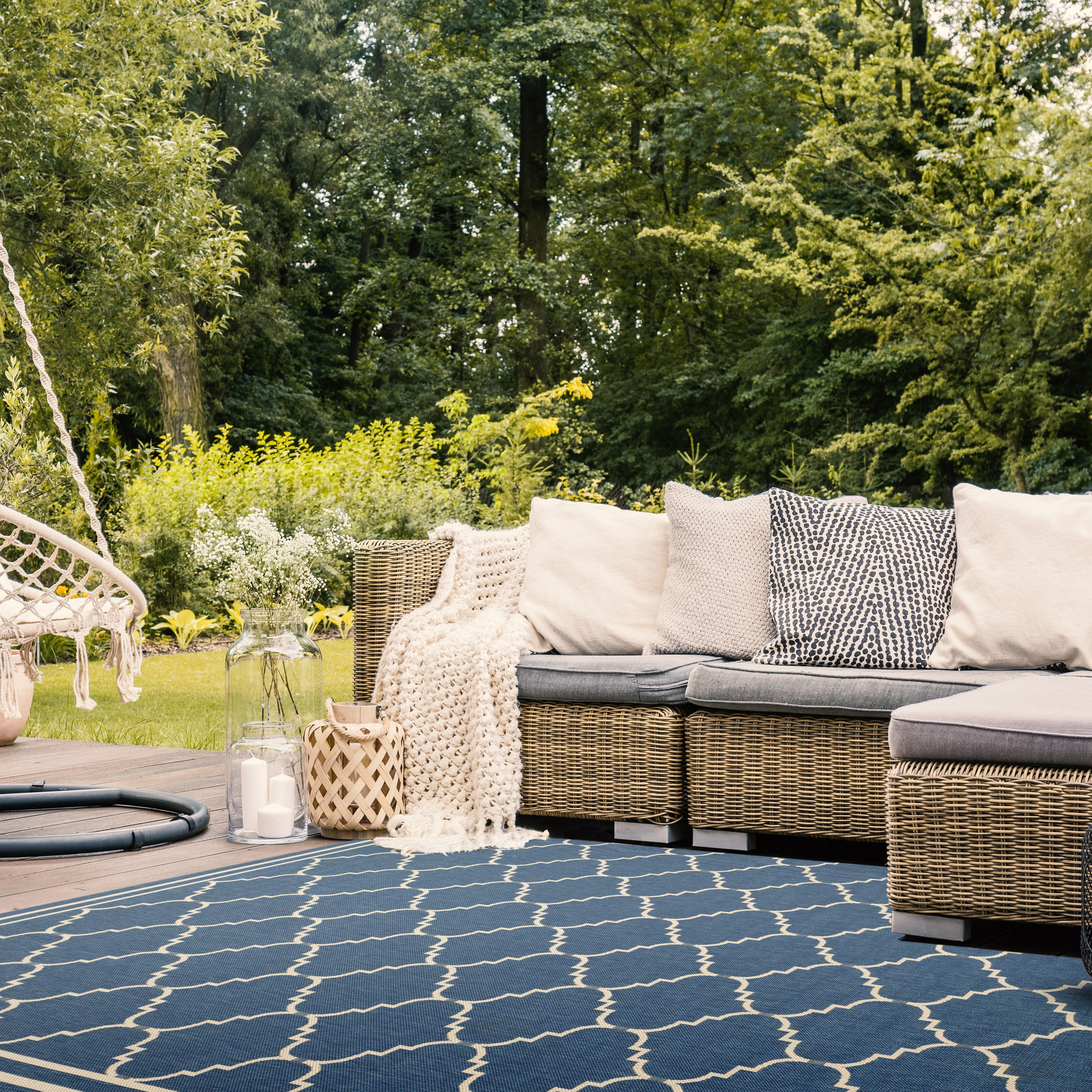 Safavieh Courtyard Amy Geometric Indoor/Outdoor Area Rug, Blue/Beige, 6'7" x 6'7" Square