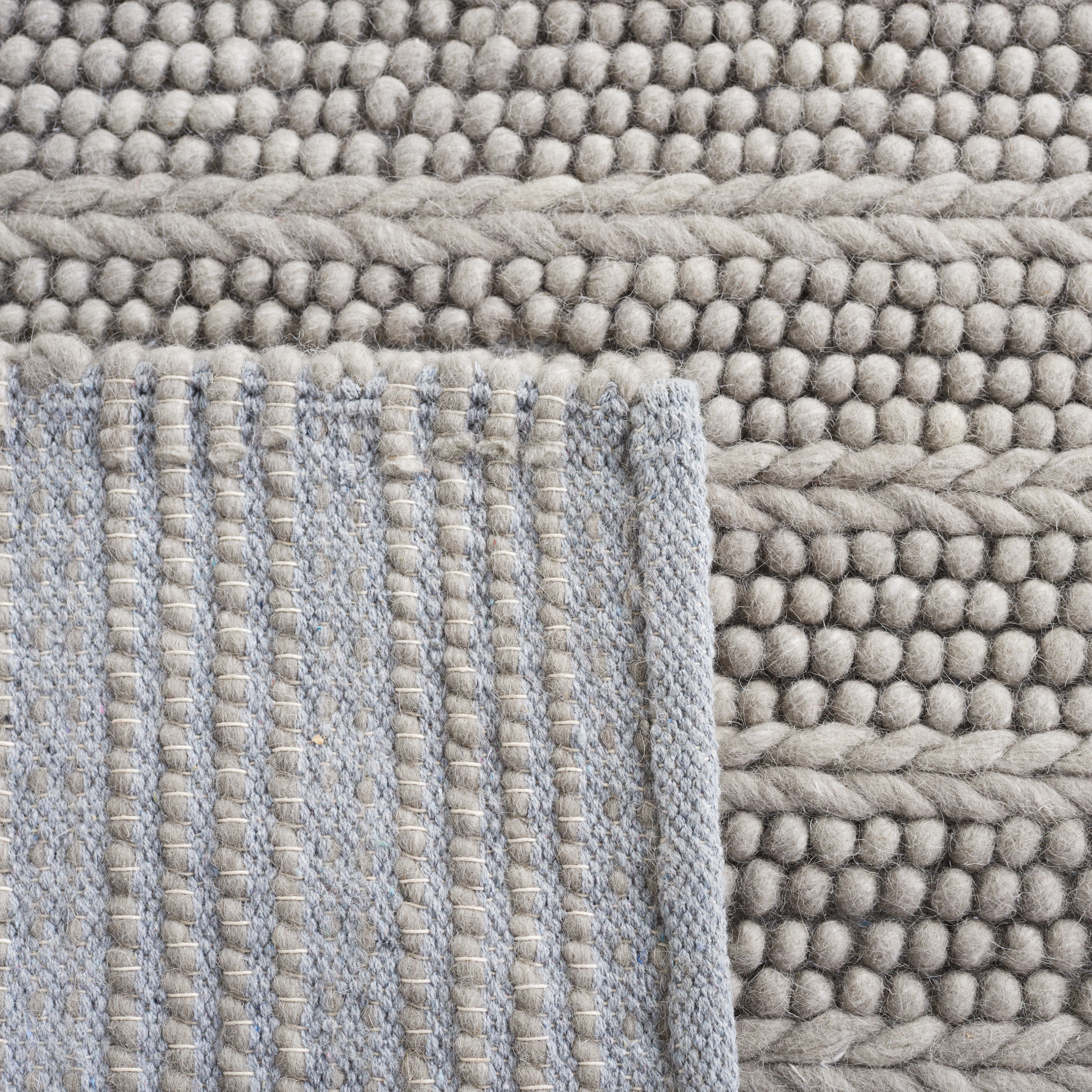 SAFAVIEH Natura Damion Striped Area Rug, Grey, 6' x 6' Round