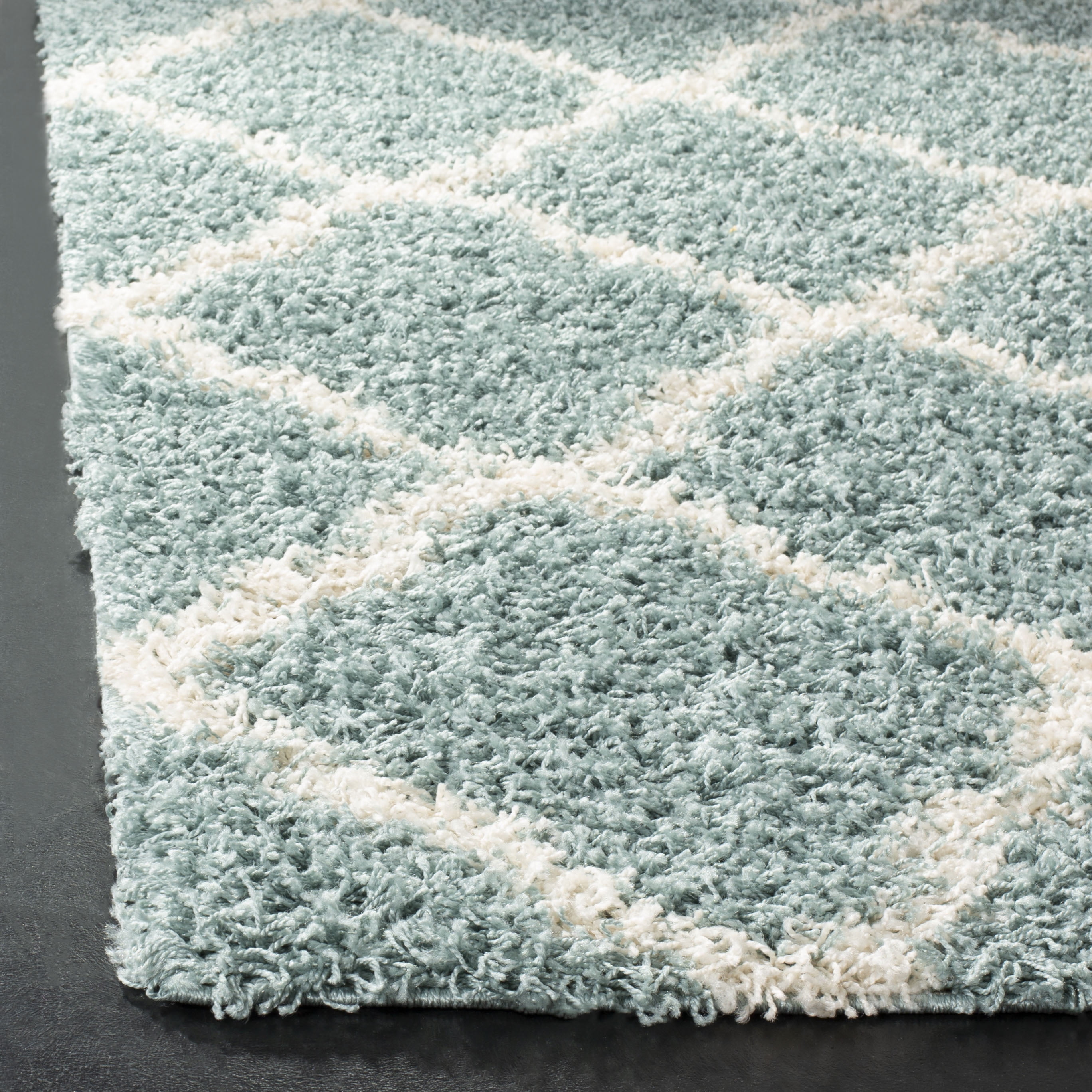 SAFAVIEH Daley Geometric Plush Shag Area Rug, Seafoam/Ivory, 6' x 6' Square