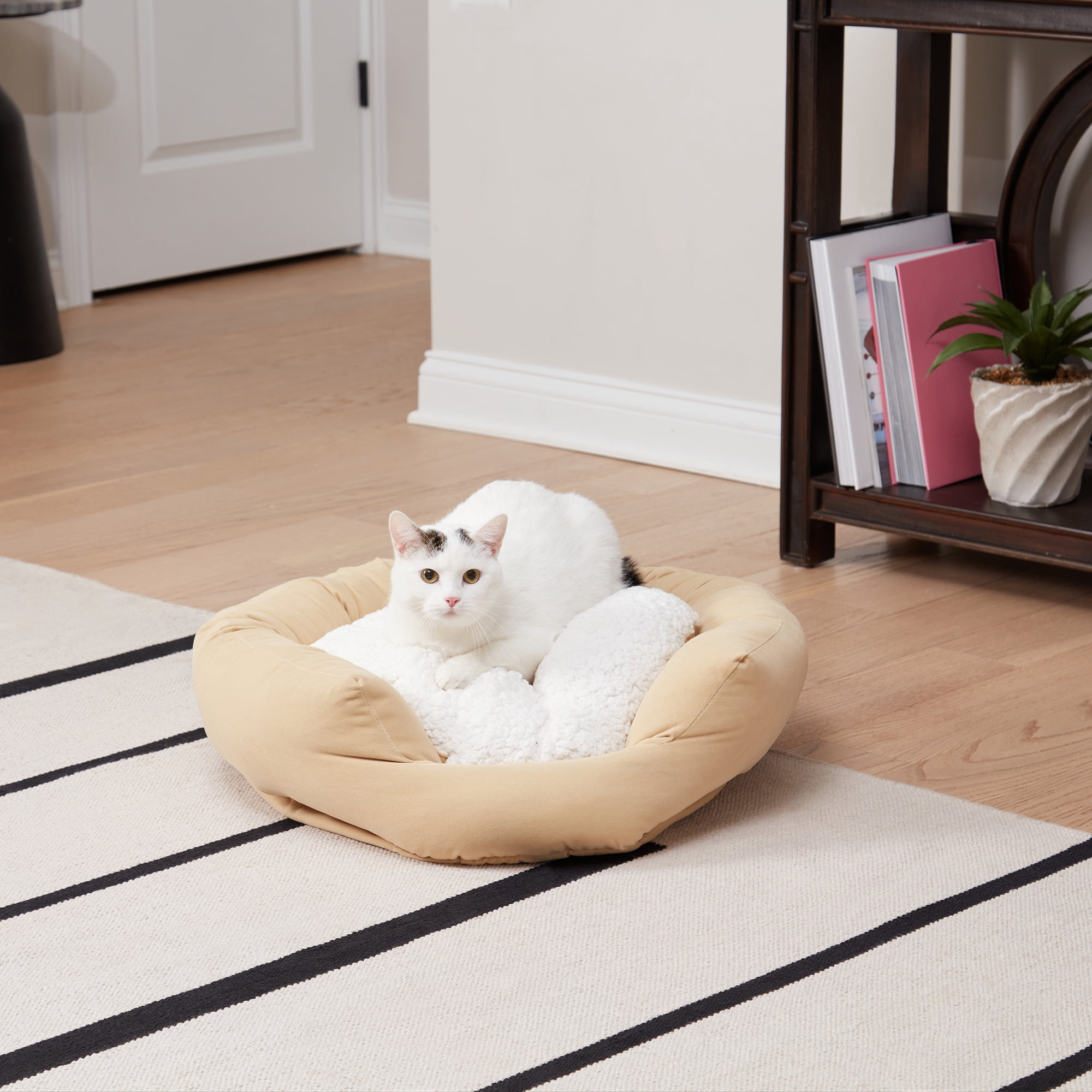 Happy Hounds Chloe Buttercream Sherpa Cuddler Donut Cat Bed