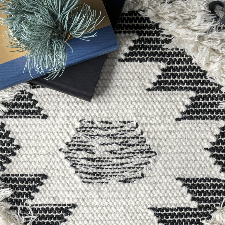 nuLOOM Savannah Moroccan Tasseled Wool Area Rug for Living nuLOOM Savannah Moroccan Tasseled Wool Area Rug for Living