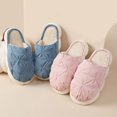 thumbnail image 4 of Zapatillas de casa peludas para mujer, zapatos de dormitorio de felpa cálidos para interiores y exteriores, 4 of 5