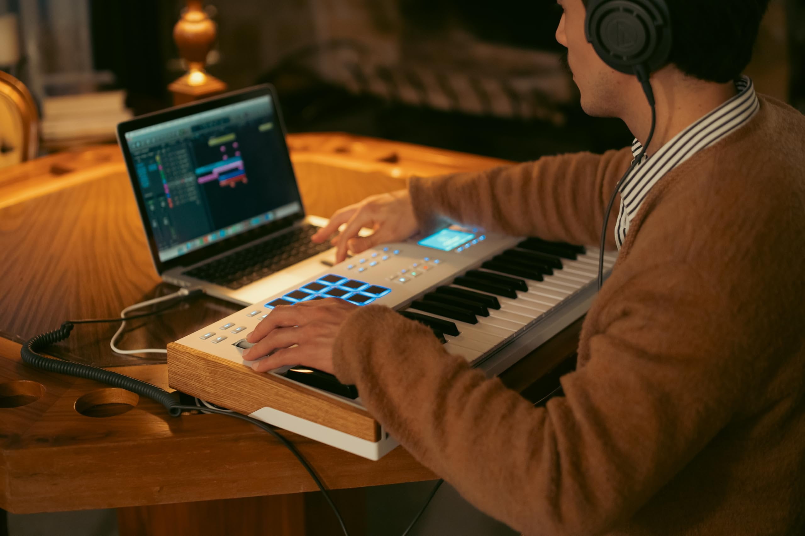 Arturia KeyLab 49 mk3 White  49 Key USB MIDI Keyboard Controller with Analog Lab Pro Software Included