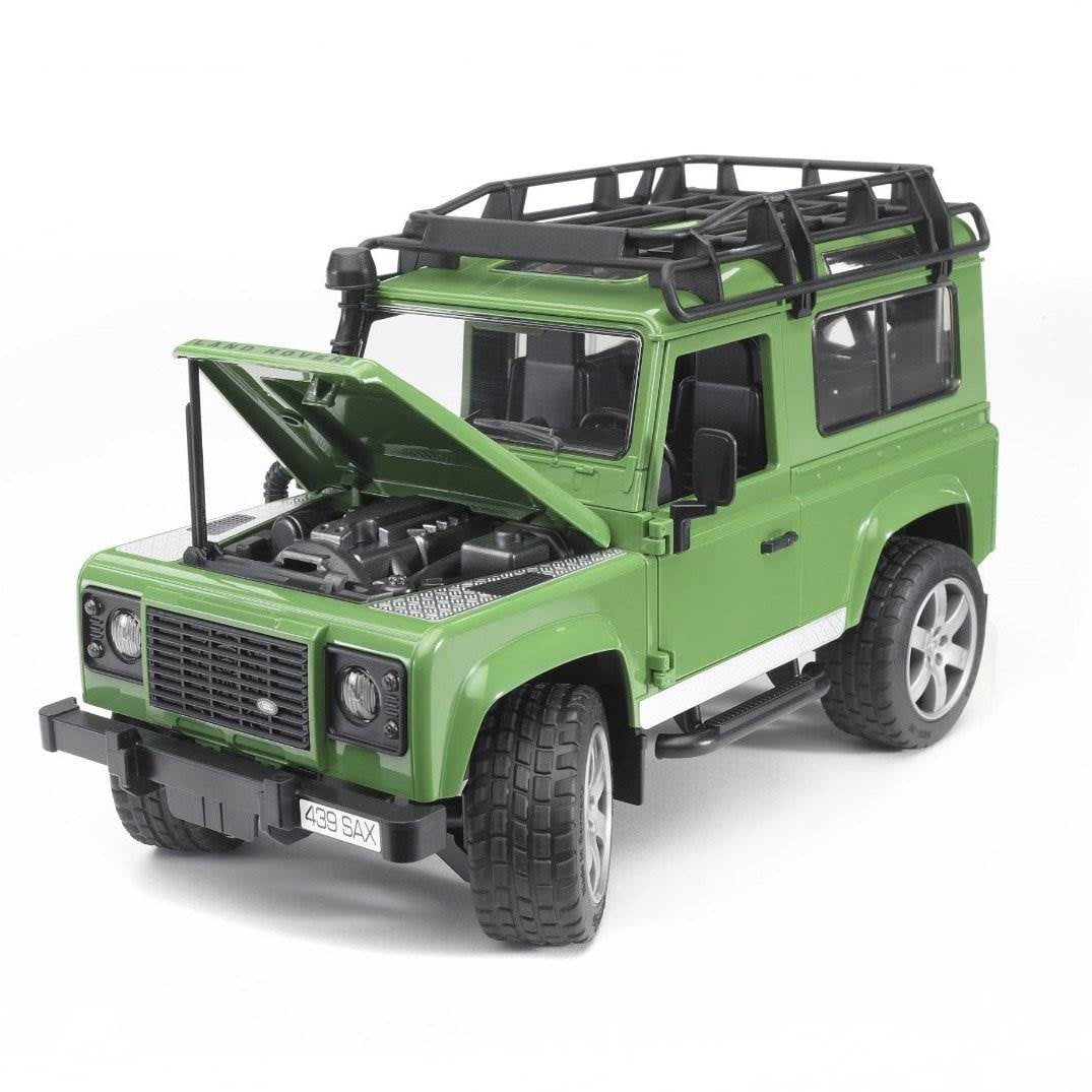 Bruder land rover defender