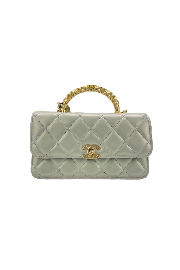 Pre-Owned Chanel 2-way Matelass handbag, white