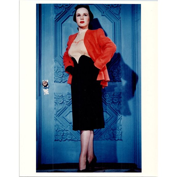 Deanna Durbin looks stylish full body pose 8x10 inch photo