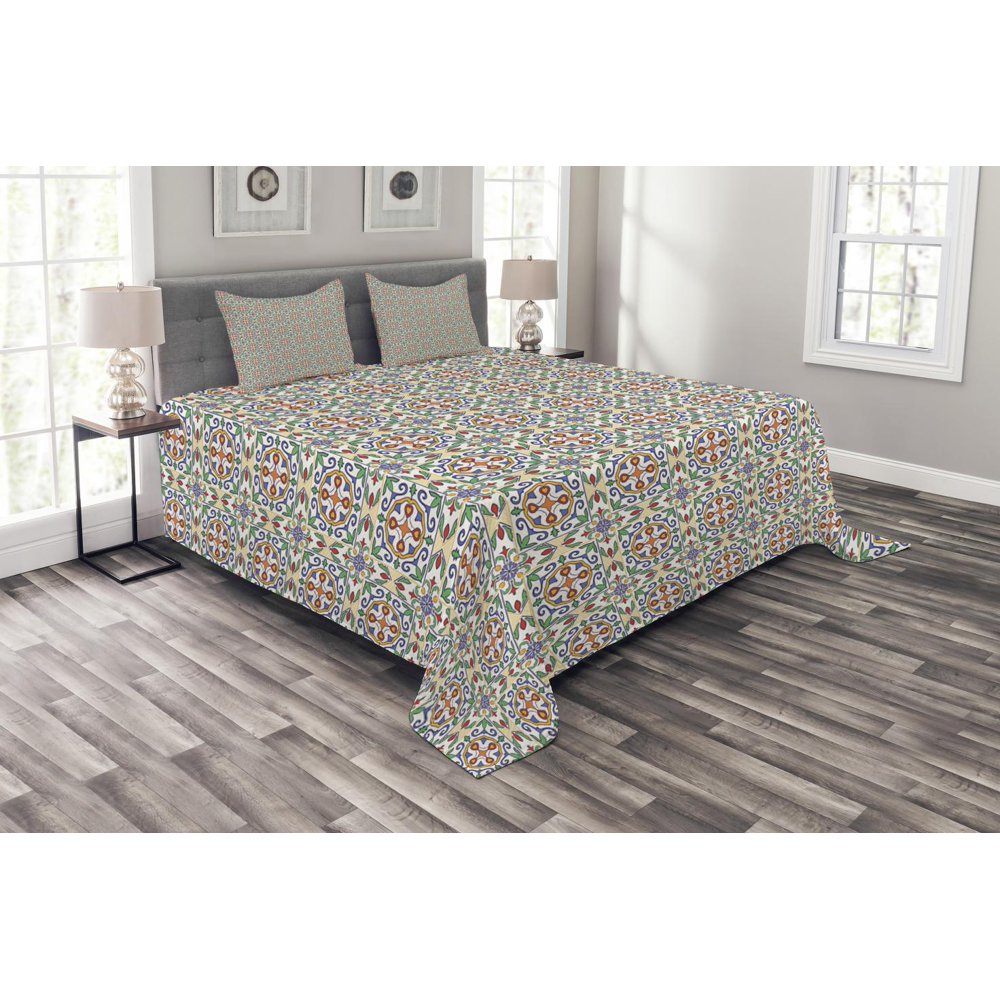 Geometric Bedspread Set, Spanish Culture Inspired Ornamental Symmetric