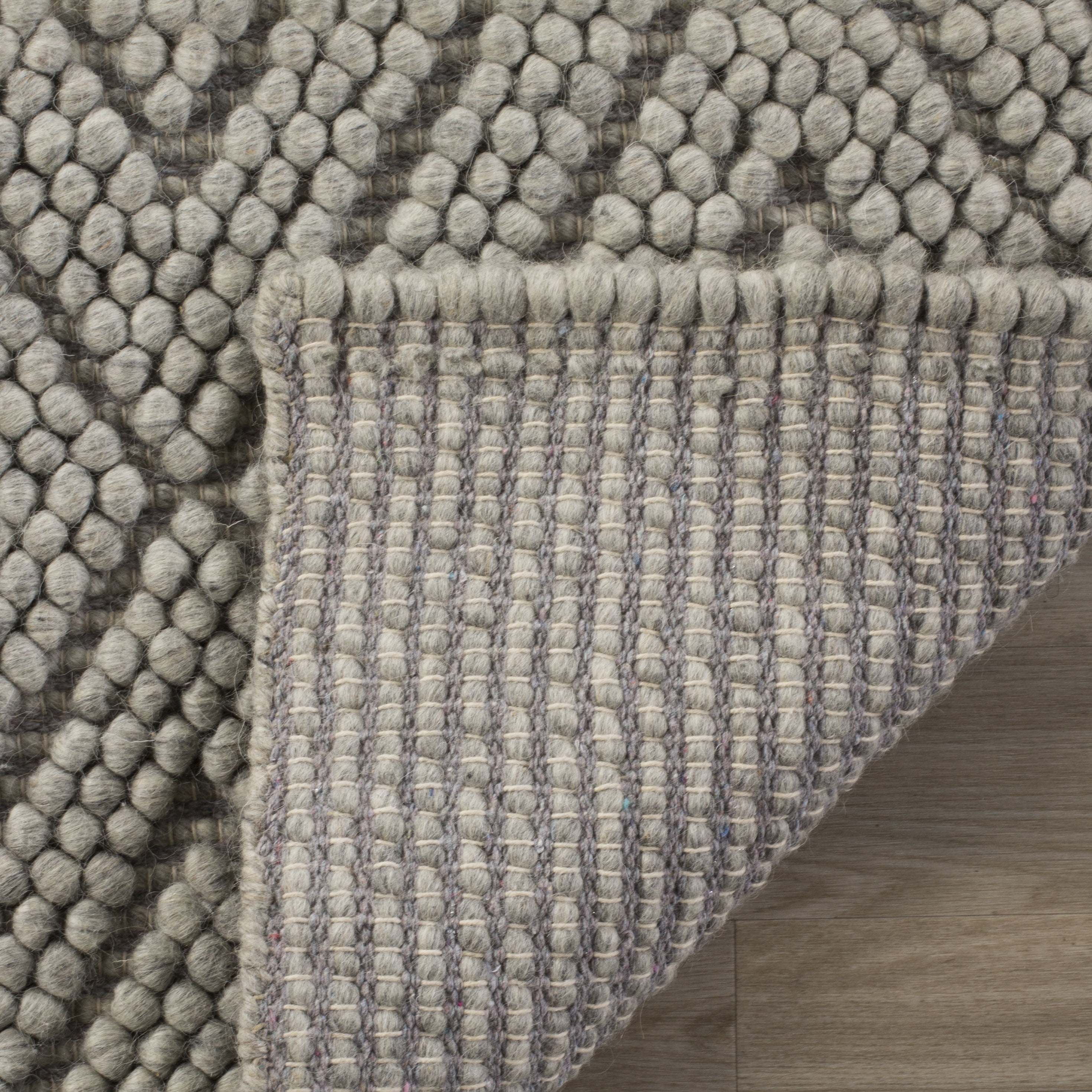 SAFAVIEH Natura Glenda Geometric Area Rug, Silver, 6' x 6' Square