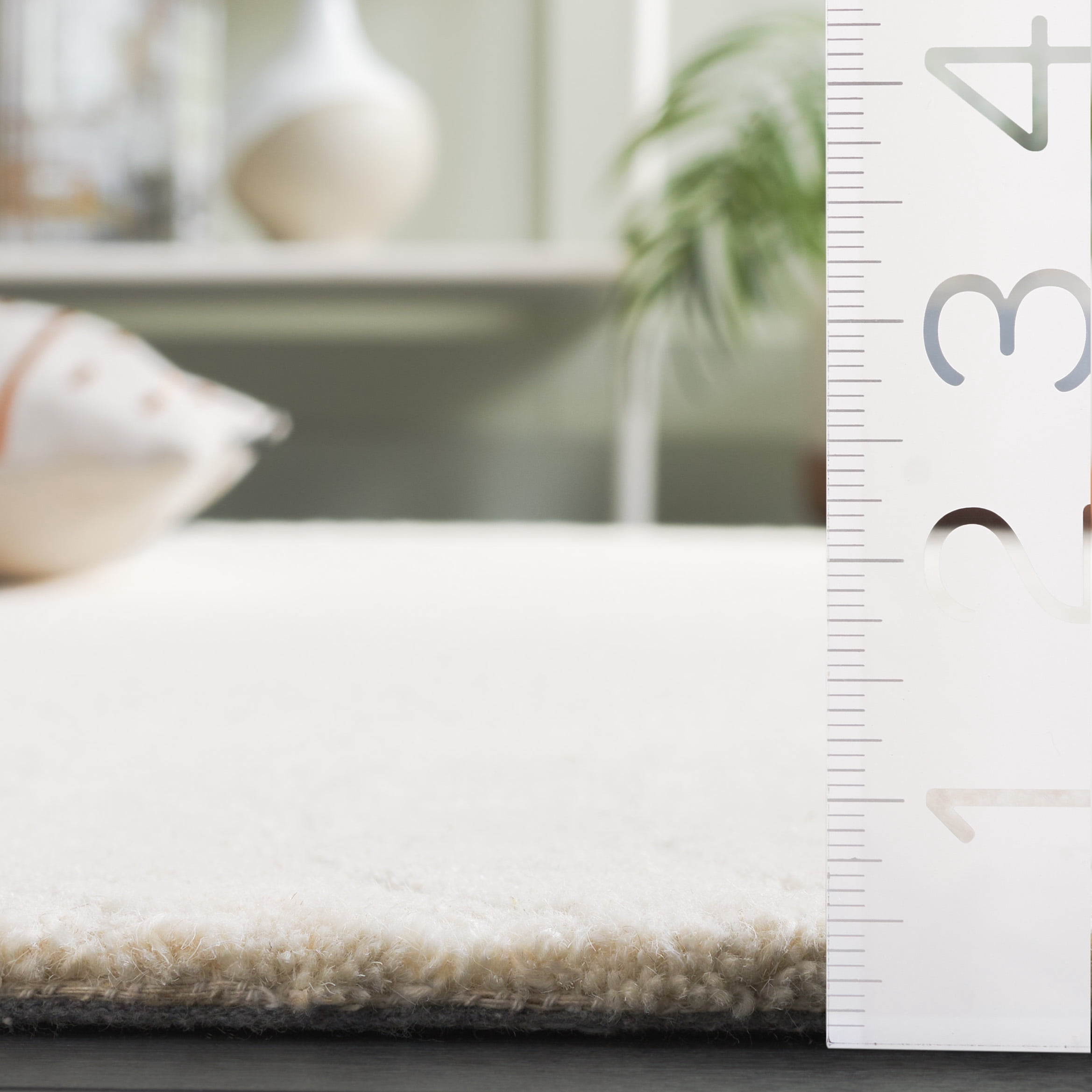 SAFAVIEH Pine Bernadette Solid Area Rug, Ivory, 4' x 6'