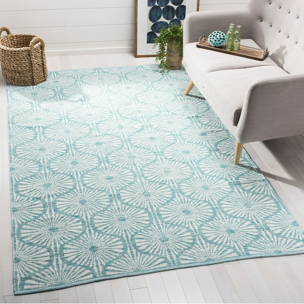 Safavieh Montauk Garland Geometric Area Rug or Runner