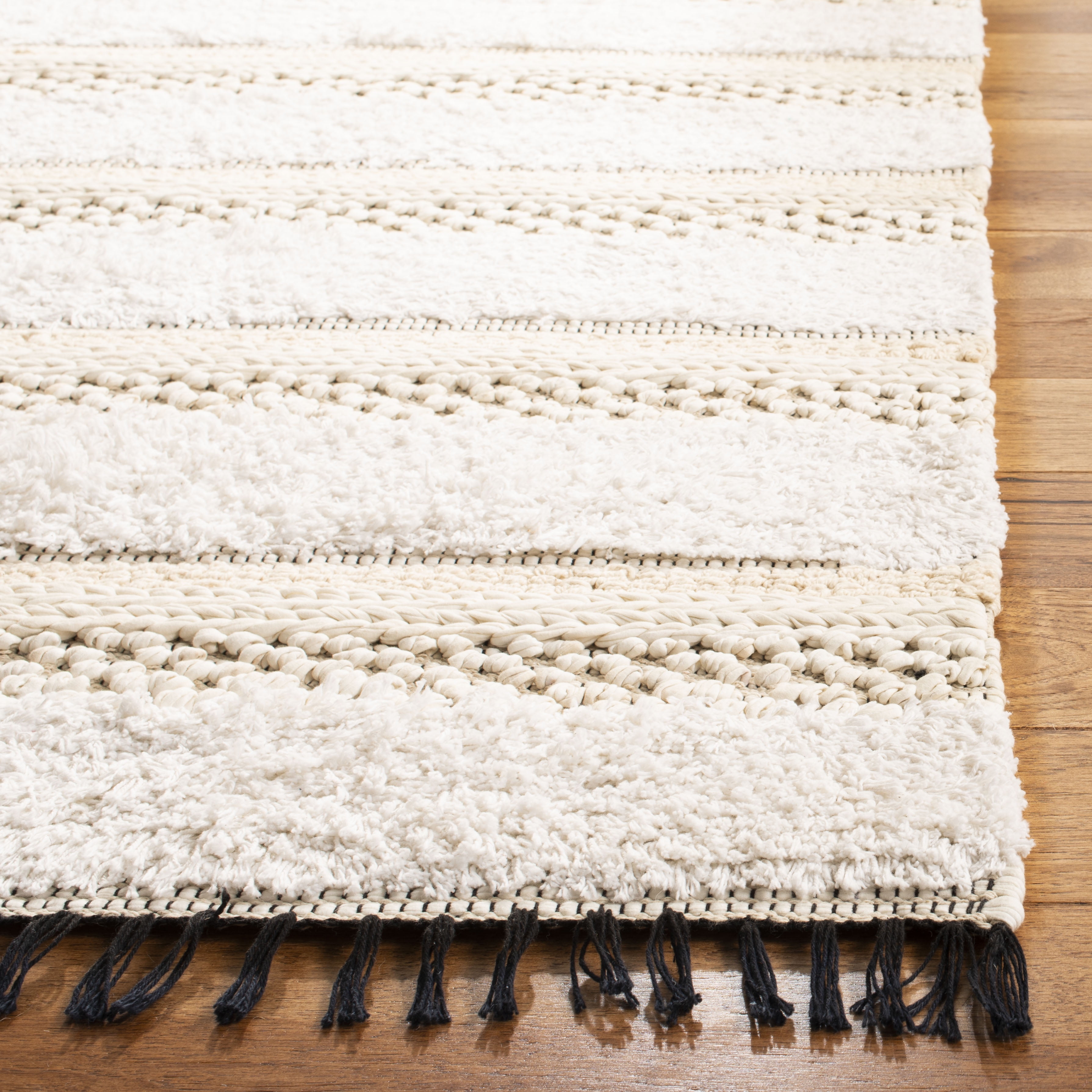 SAFAVIEH Boston Annandale Striped Textured Cotton Area Rug, Ivory/Beige, 4' x 6'
