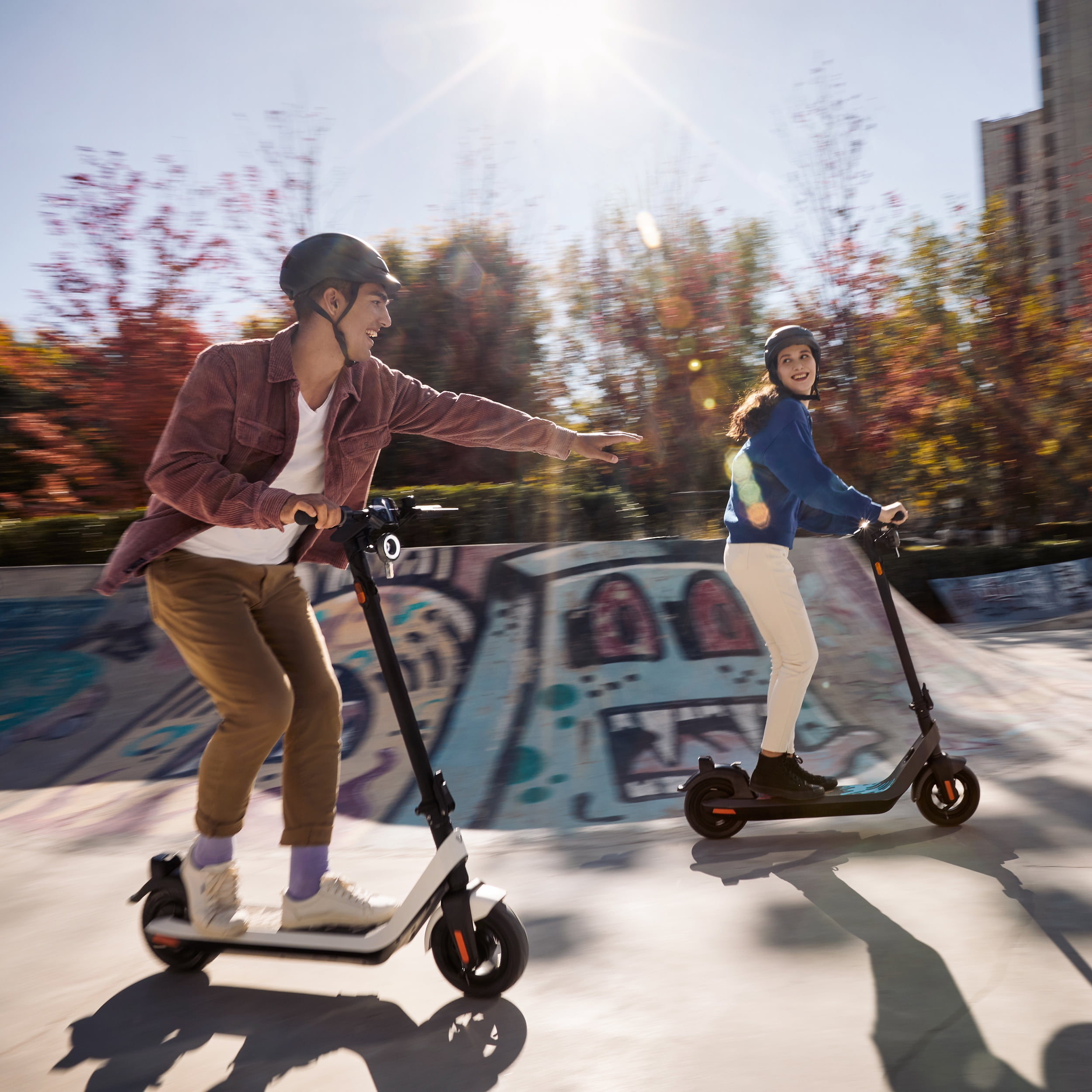 NIU KQi2 Pro Electric Scooter 300W Power 25 Miles Long Range Max Speed 17.4MPH Portable Foldable Commuting