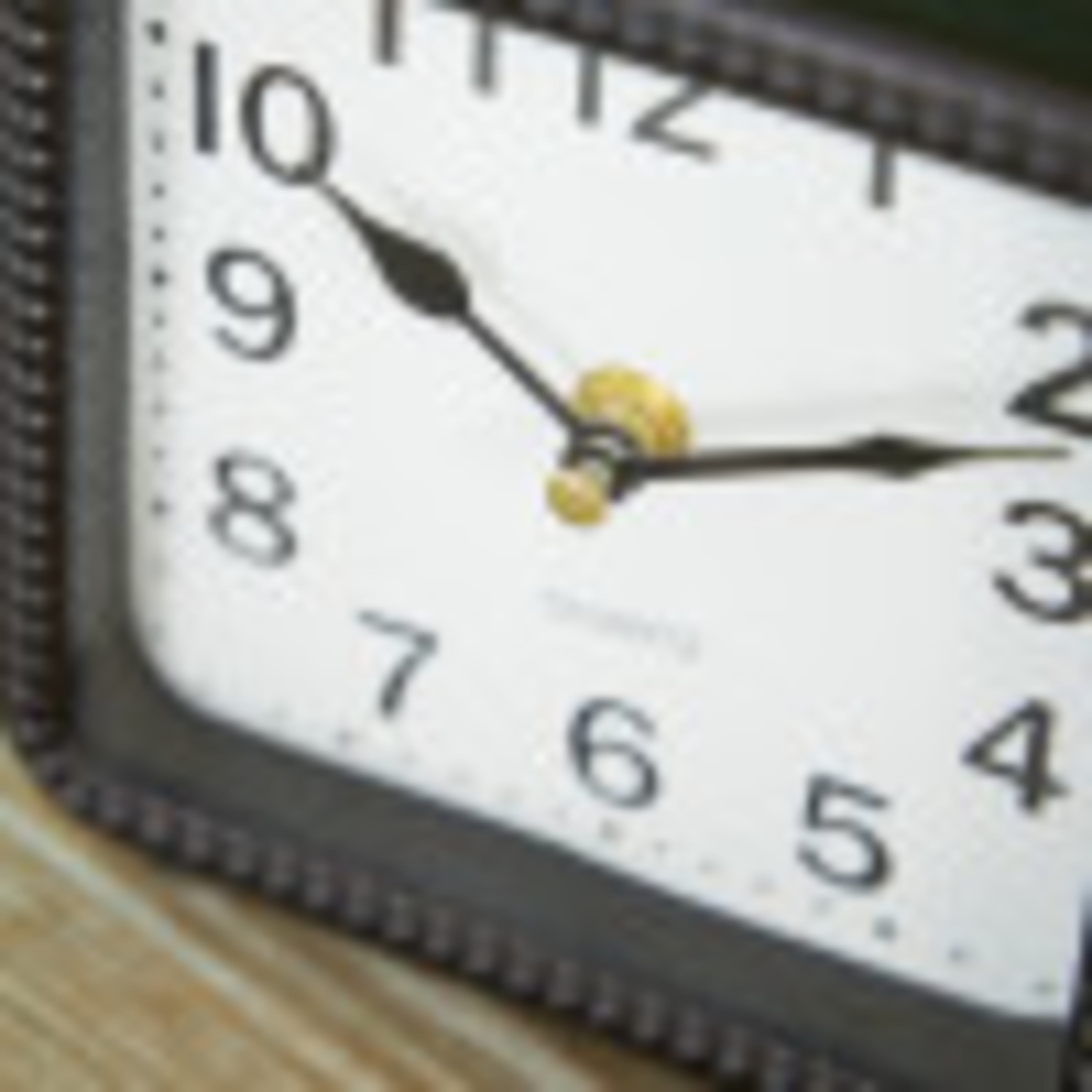 DecMode 6" White Metal Clock, Set of 3