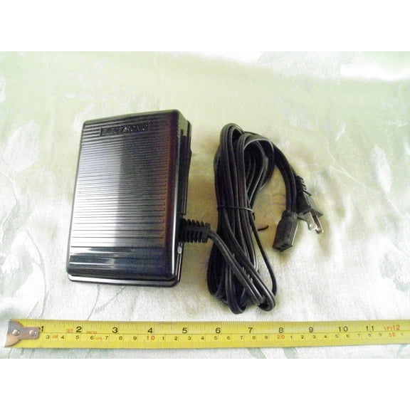Speed Control Foot Pedal 3 ROUND UNEVENLY SPACING PINS Fits many Kenmore Sewing Machines 148.12071,12170,12180,12181,13101 #032270116