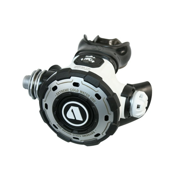 Apeks MTX-R Regulator, Yoke