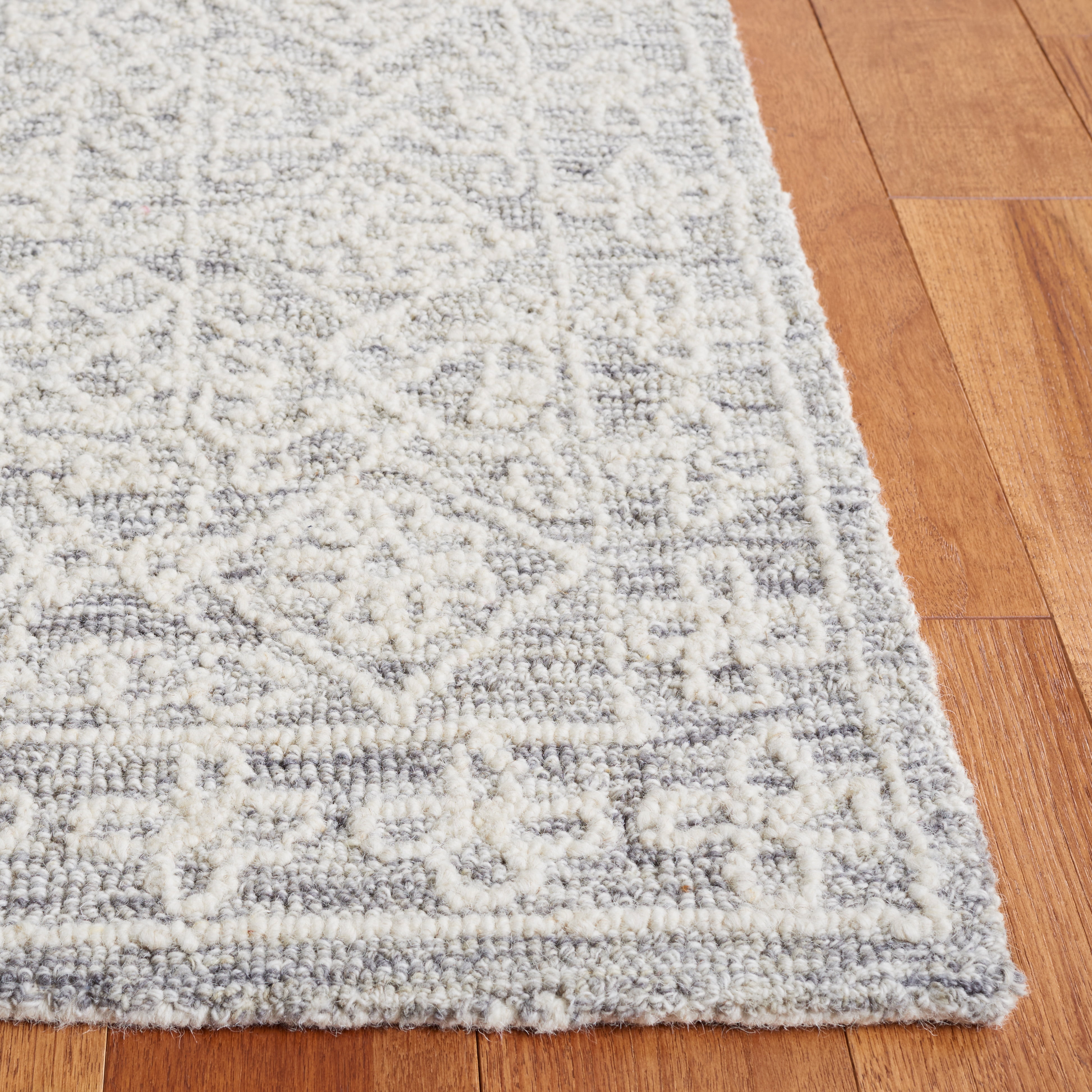 SAFAVIEH Ebony Adella Floral Area Rug, Grey/Ivory, 4' x 6'