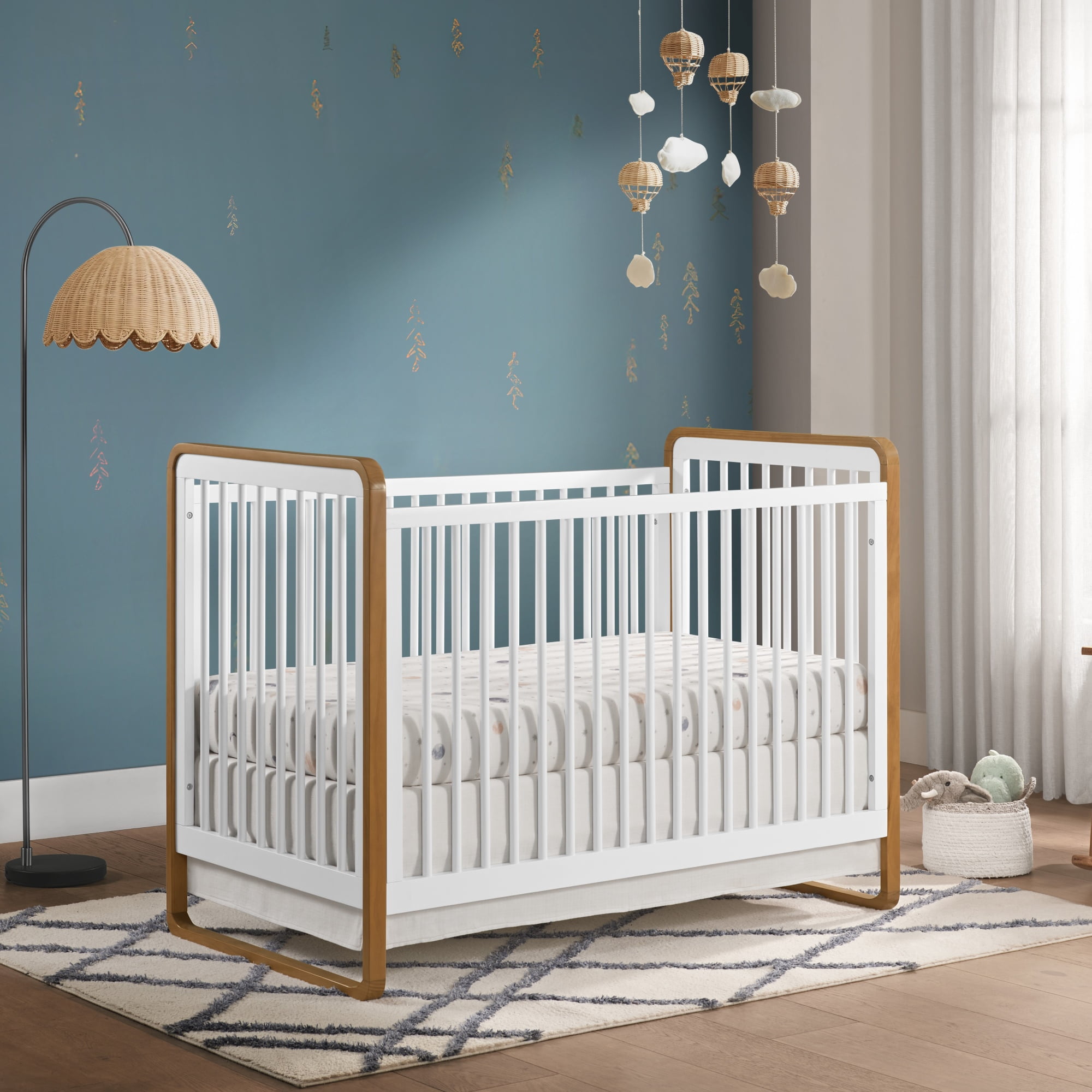 Oxford Baby Braxton Convertible Crib White / Honey Wood